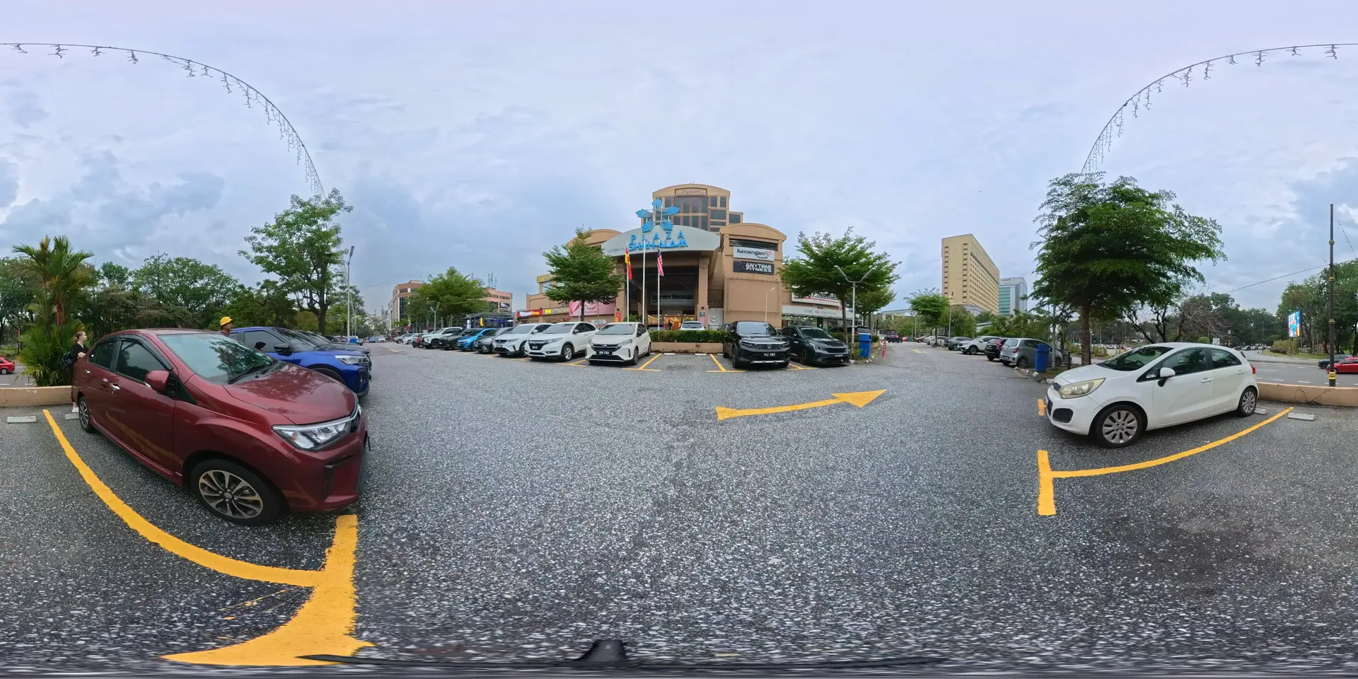 Plaza Exterior