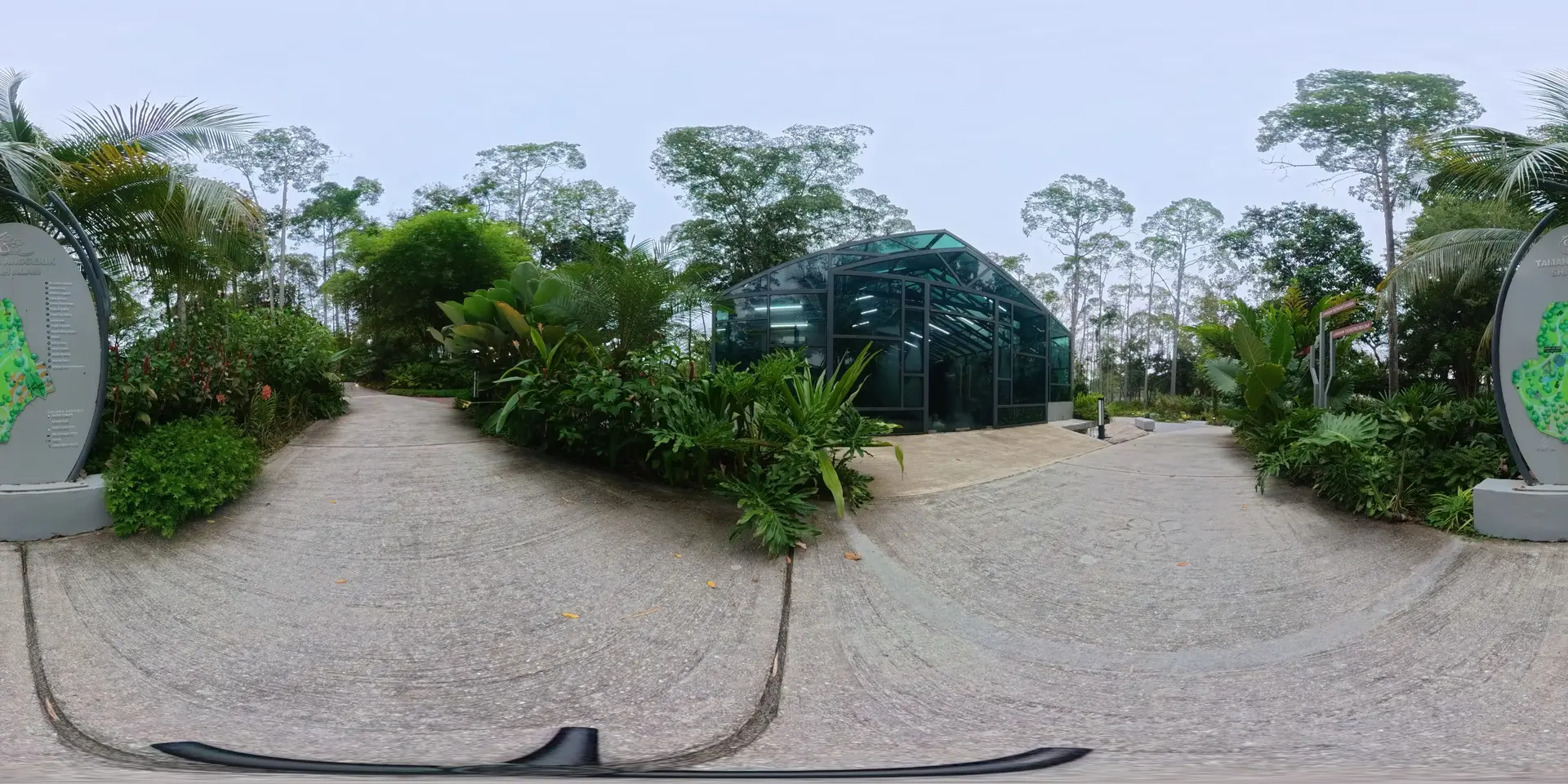 Scenic View of the Glasshouse