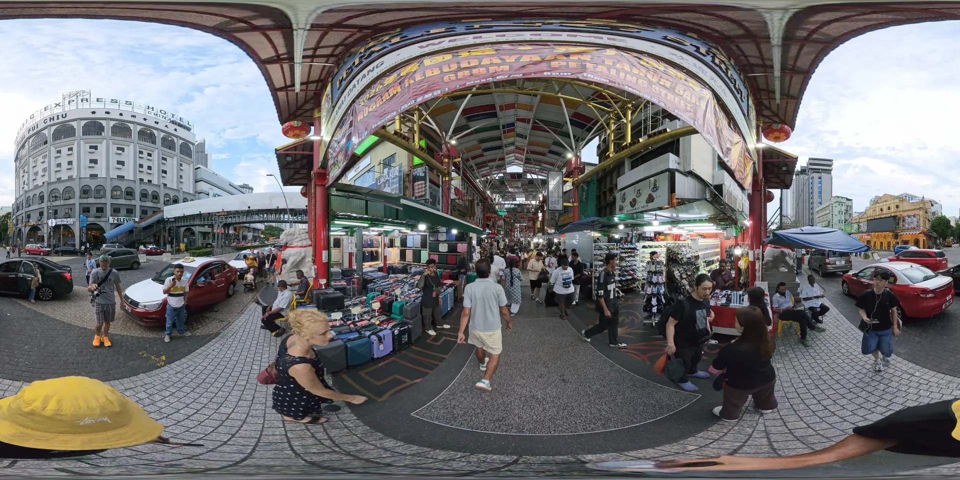 The main entrance of Petaling Street Market