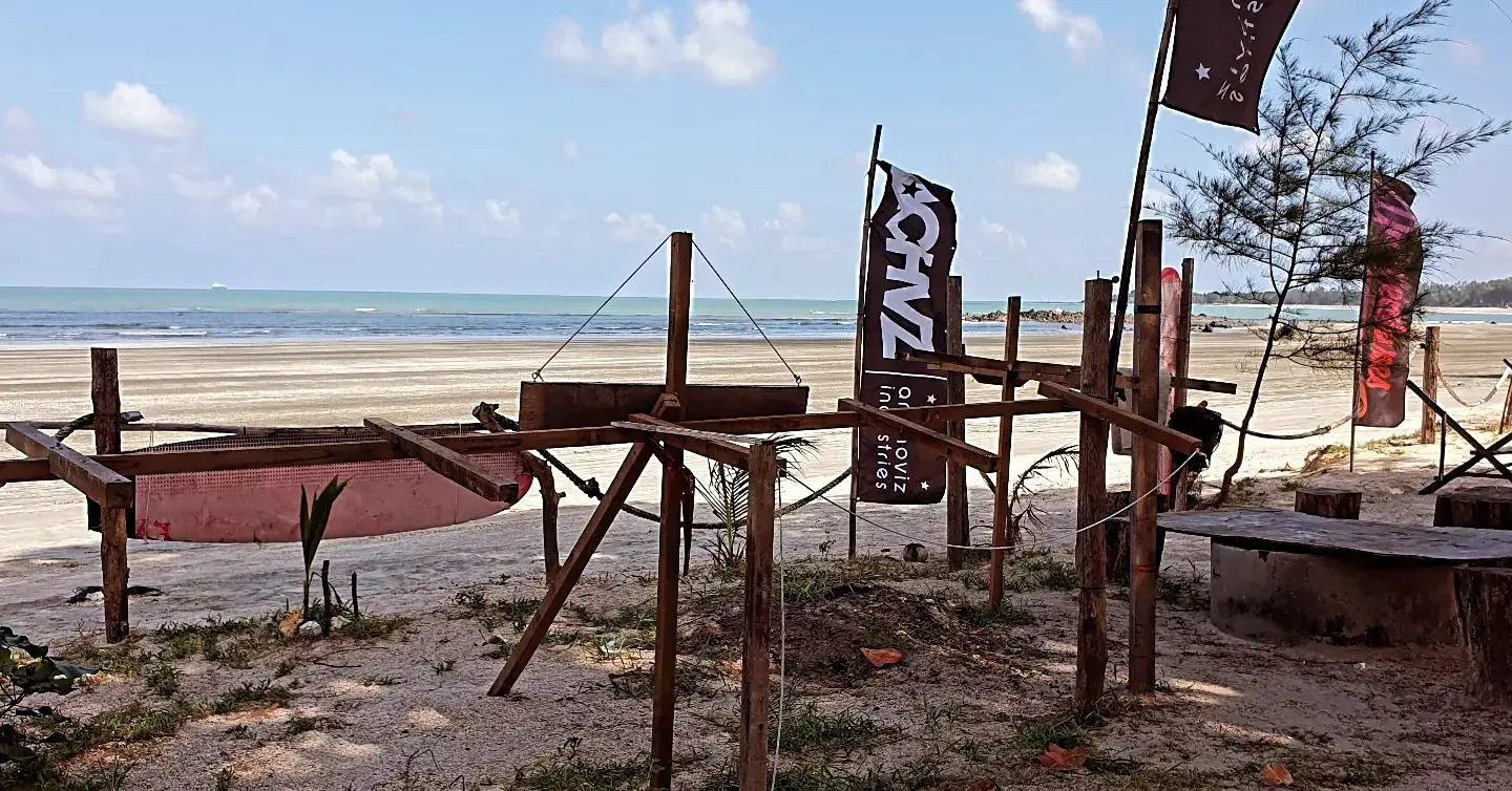 Anchoviz Industries Surf School - Outdoor Activity in Benut