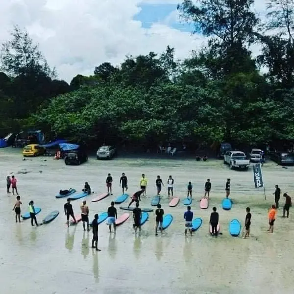 Anchoviz Industries Surf School - Outdoor Activity in Benut
