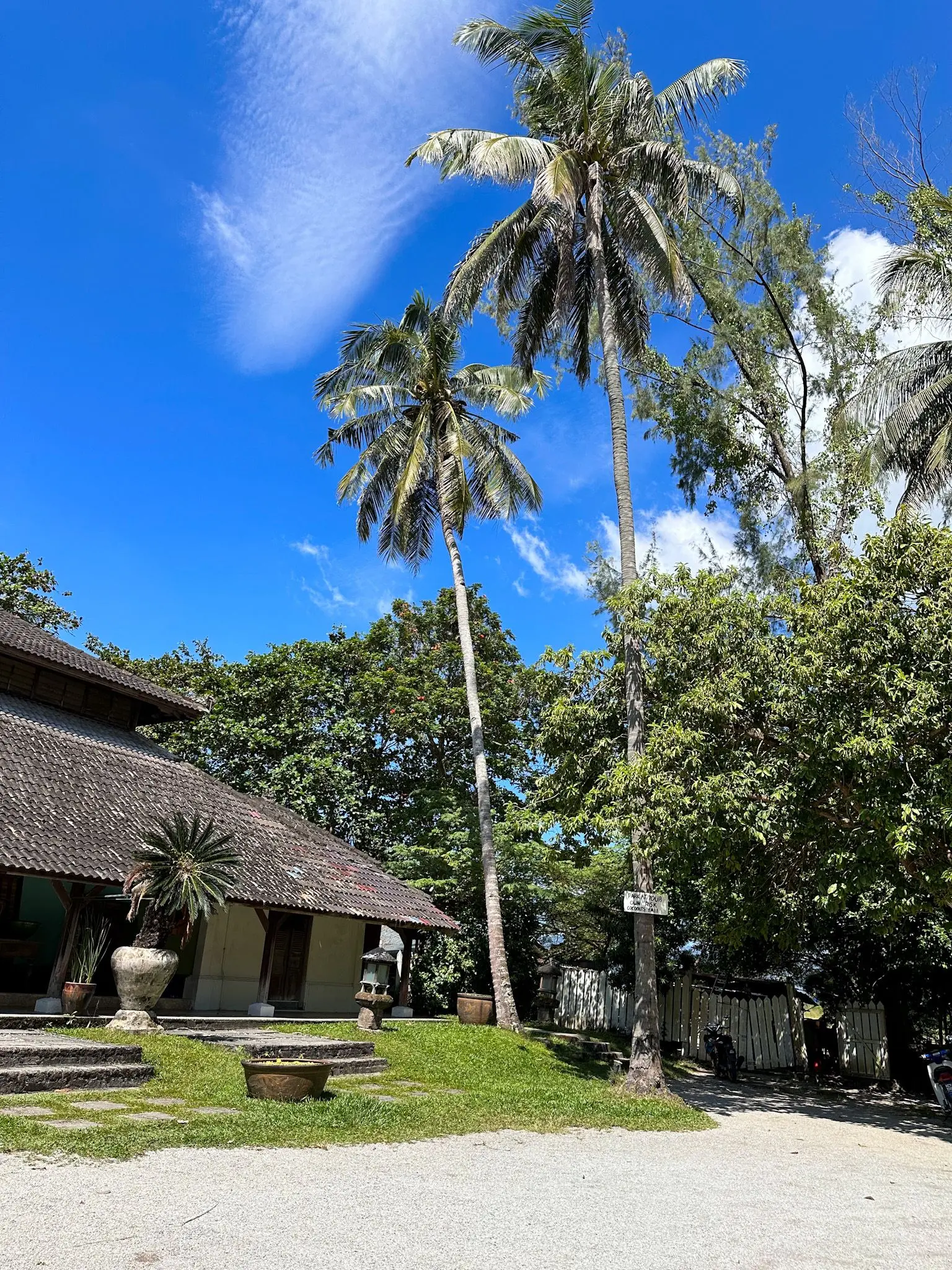 Bon Ton Antique Wooden Villas - Boutique Stay in Langkawi