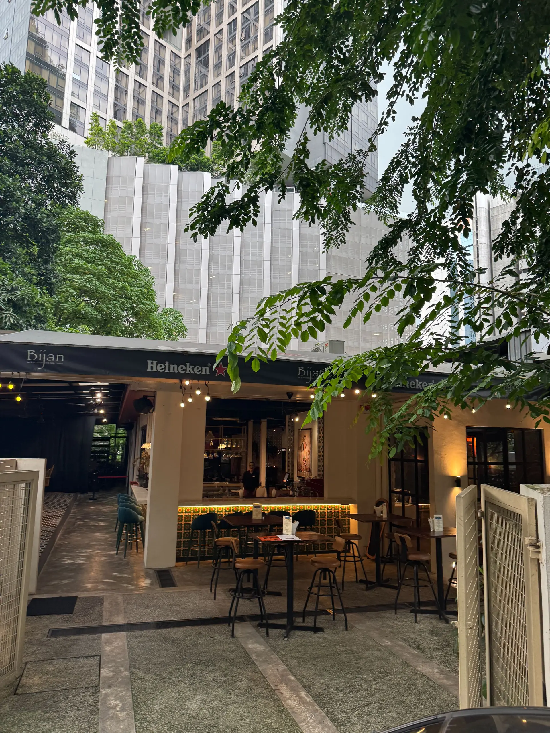 Changkat Bukit Bintang - Nightlife in Kuala Lumpur