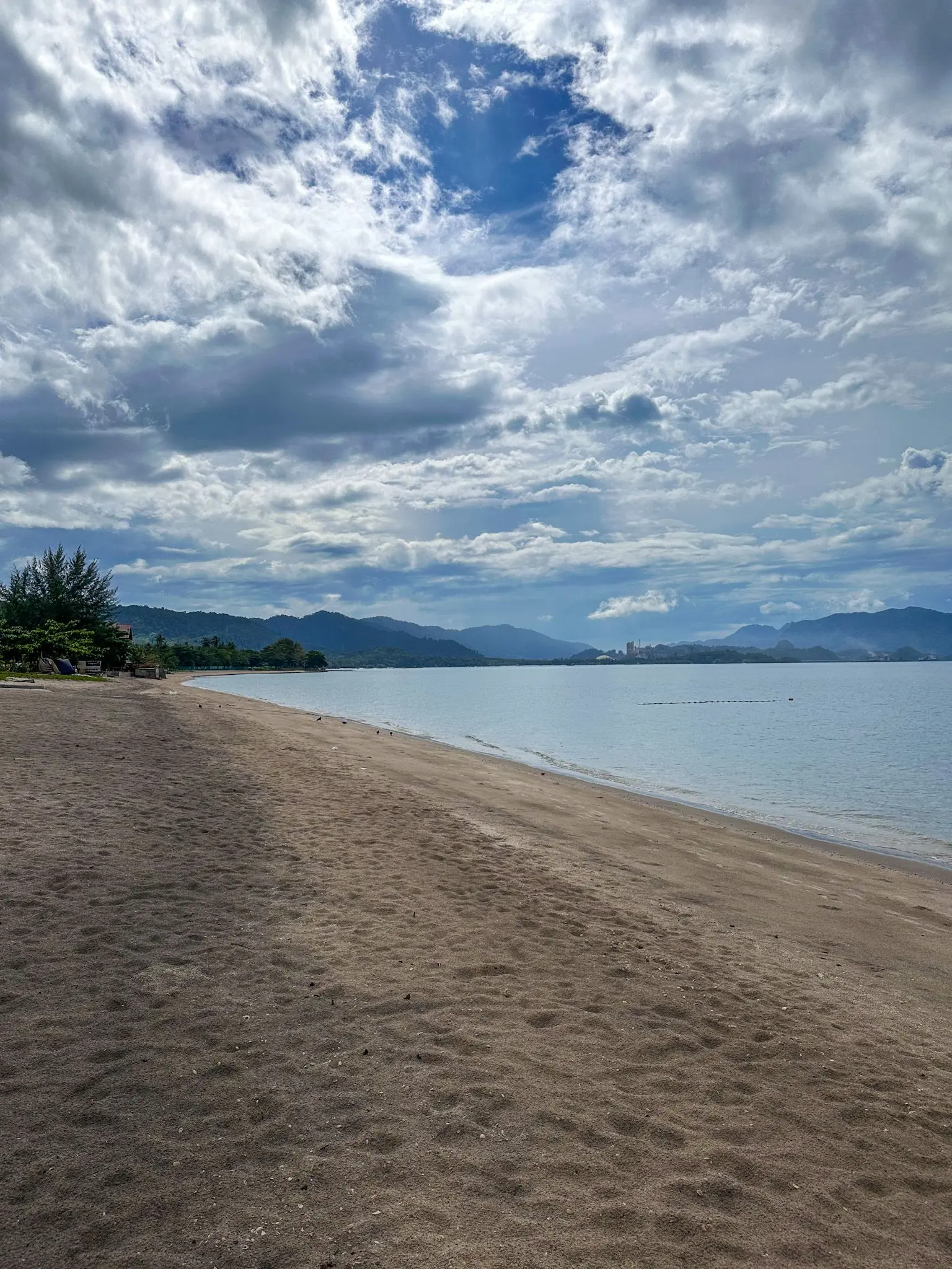Dataran Tanjung Rhu - Beach in Langkawi