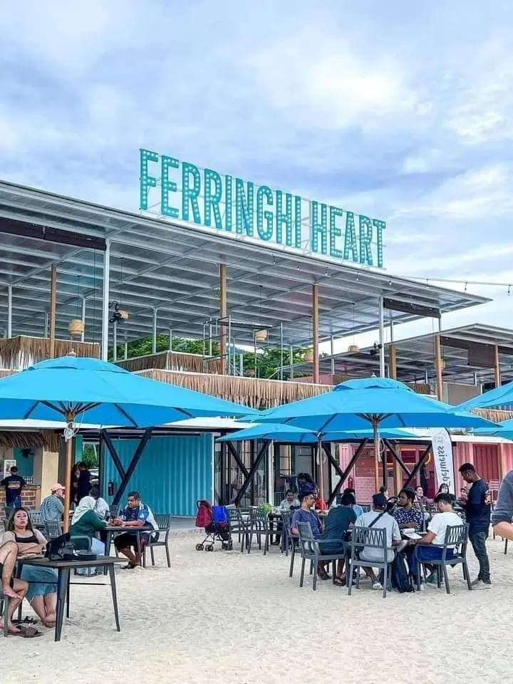 Ferringhi Bay - Cafe in Batu Ferringhi