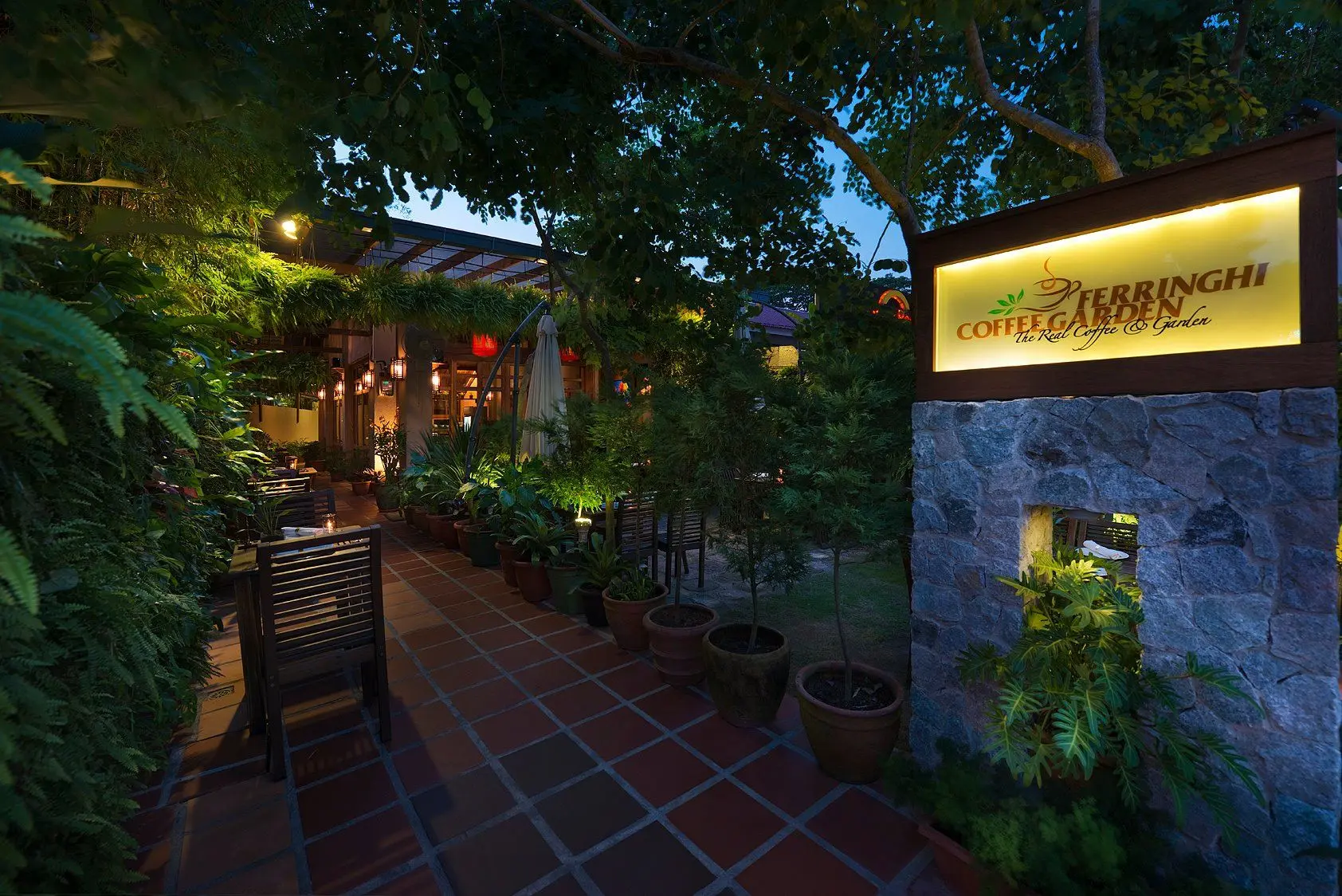 Ferringhi Coffee Garden - Cafe in Batu Ferringhi