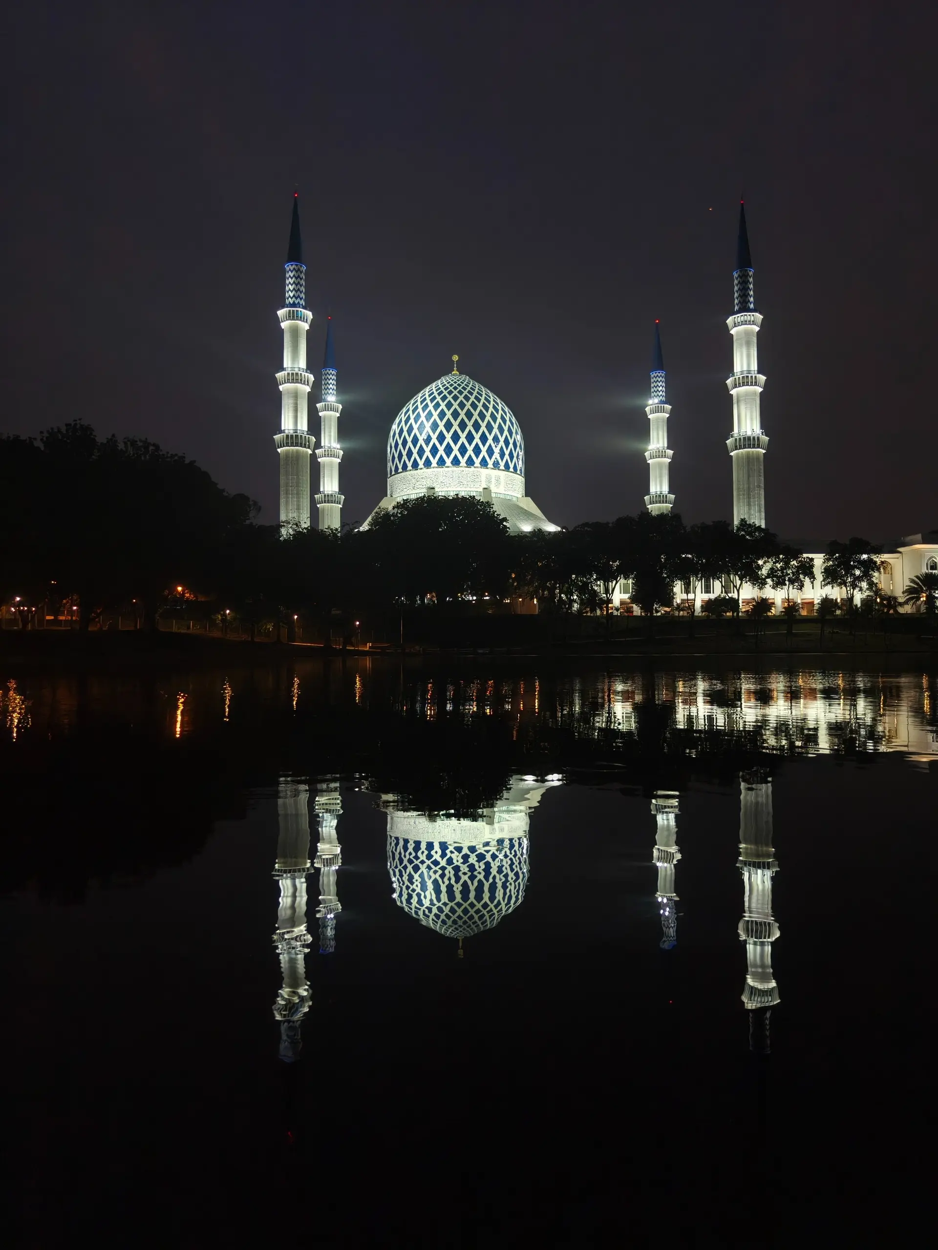 Masjid Sultan Salahuddin Abdul Aziz (Blue Mosque) - Religious Site in Shah Alam