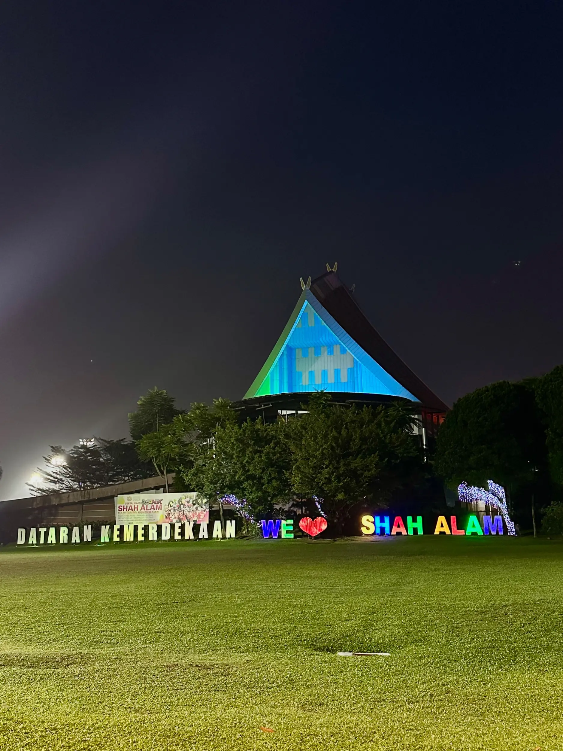 Dataran Kemerdekaan Shah Alam - Landmark in Shah Alam