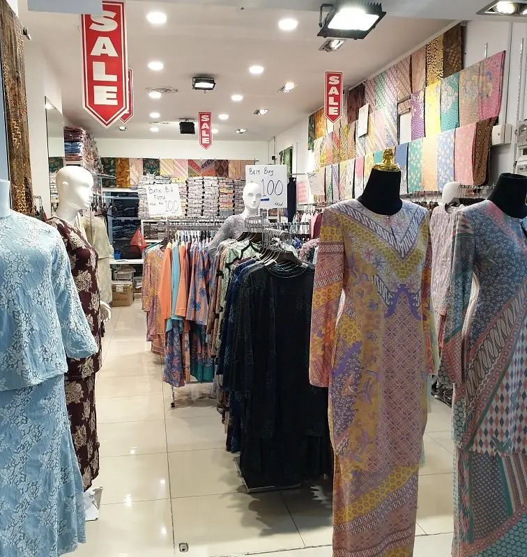 KWC Fashion Mall photo 3
