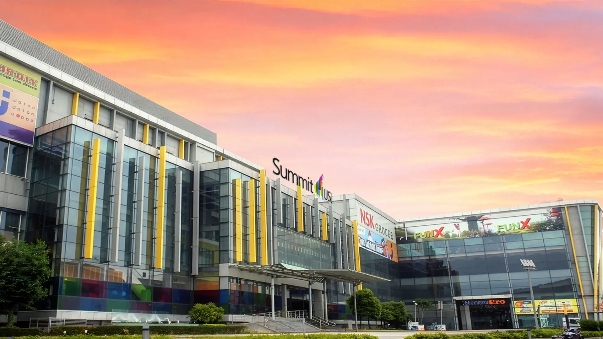 The Summit USJ