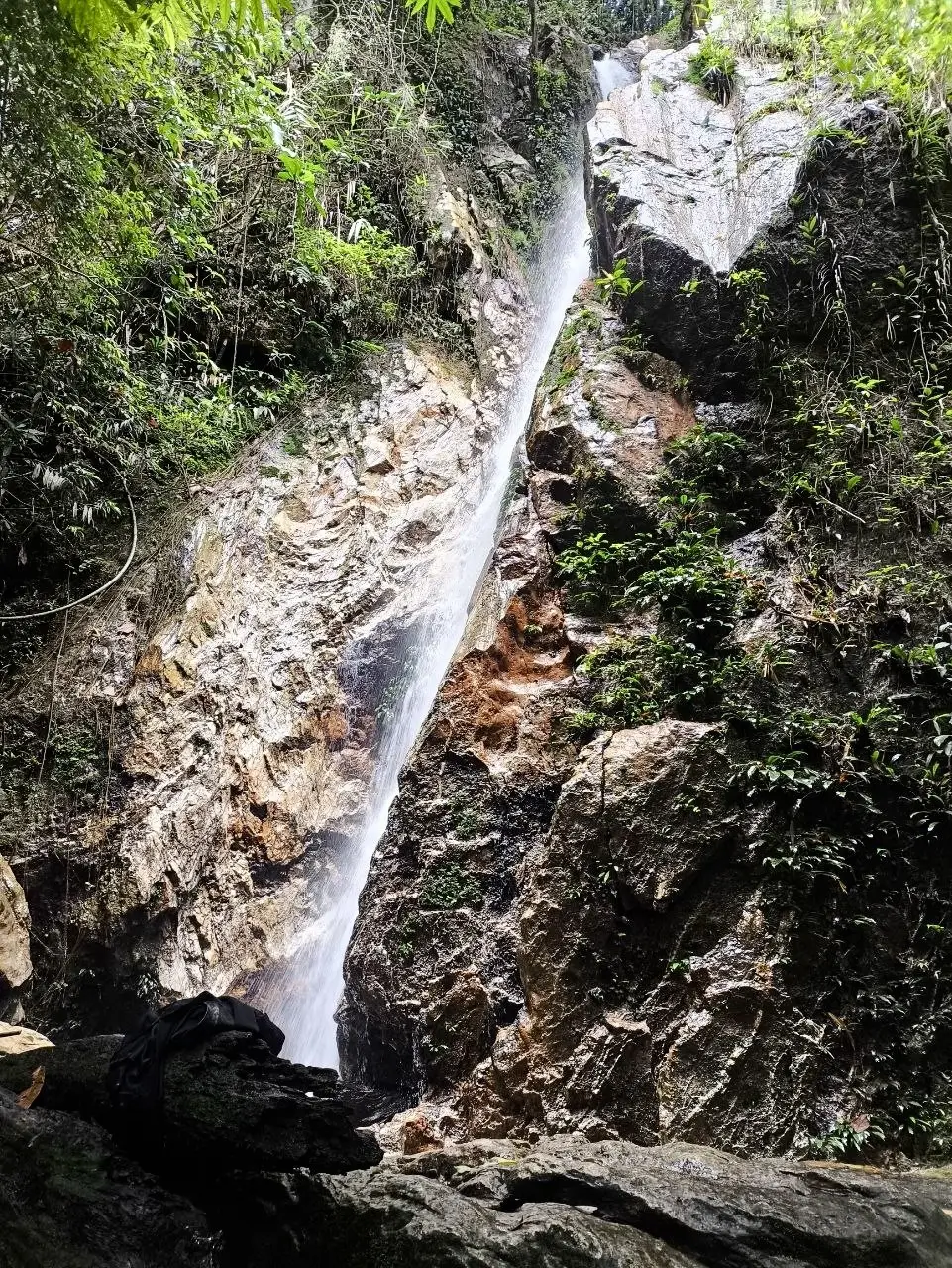 Lata Gitar (Neelofa Waterfall)