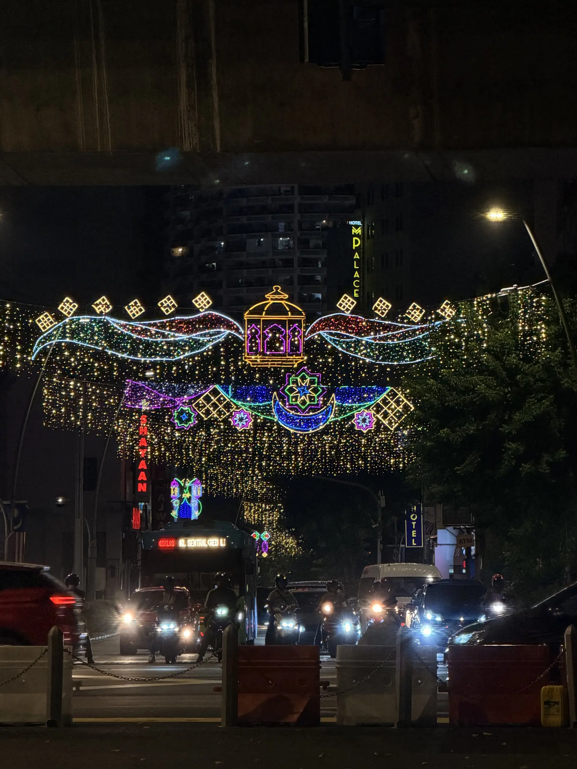 Jalan Tuanku Abdul Rahman (TAR) - Shopping & Market in Kuala Lumpur