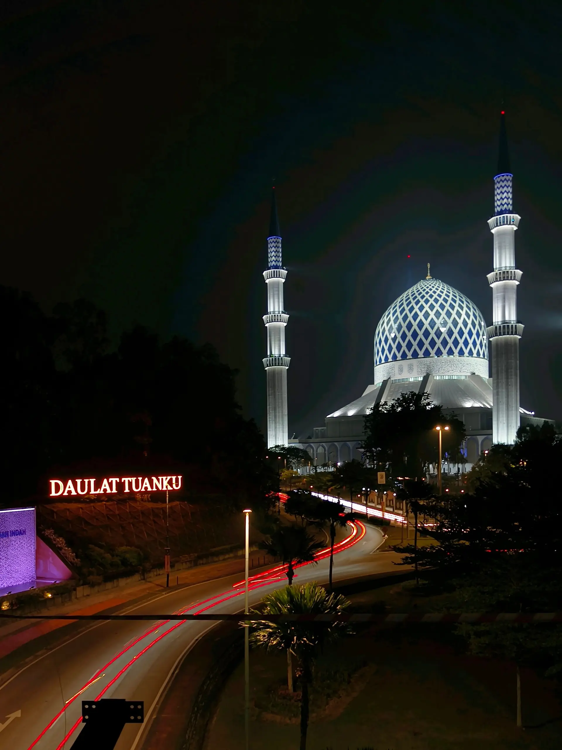 Masjid Sultan Salahuddin Abdul Aziz (Blue Mosque)