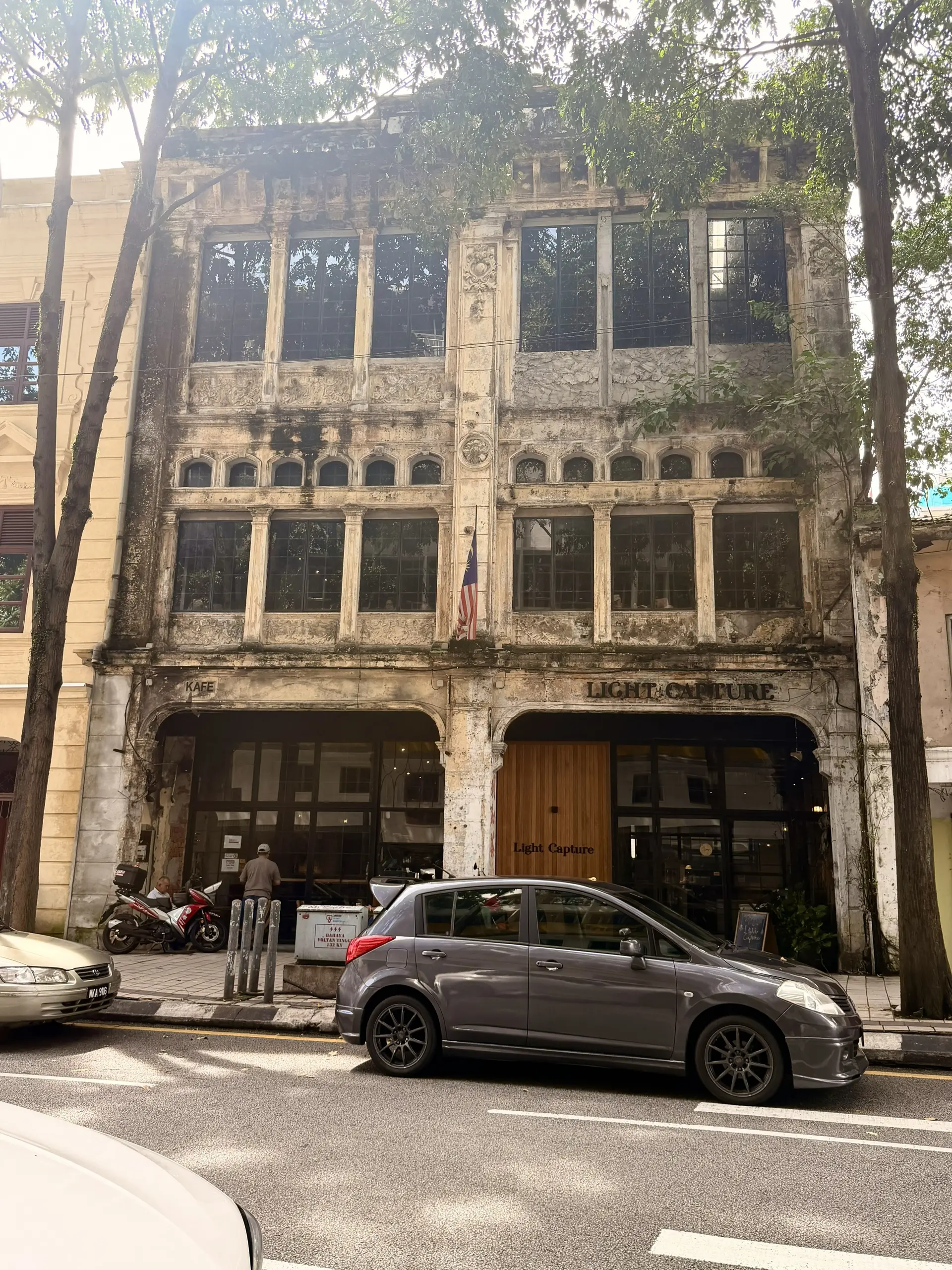 Light Capture Cafe (Jalan Tun H.S Lee)