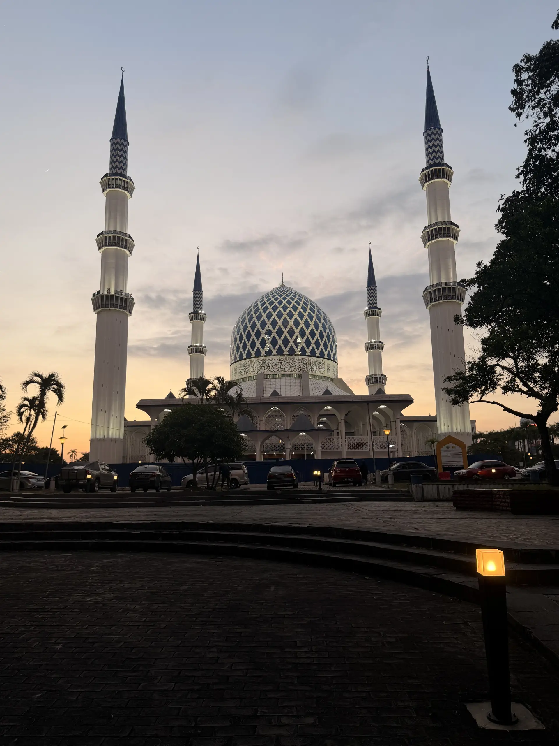 Masjid Sultan Salahuddin Abdul Aziz - Religious Site in Shah Alam