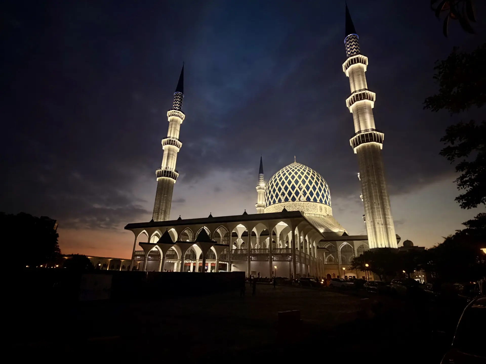 Masjid Sultan Salahuddin Abdul Aziz - Religious Site in Shah Alam