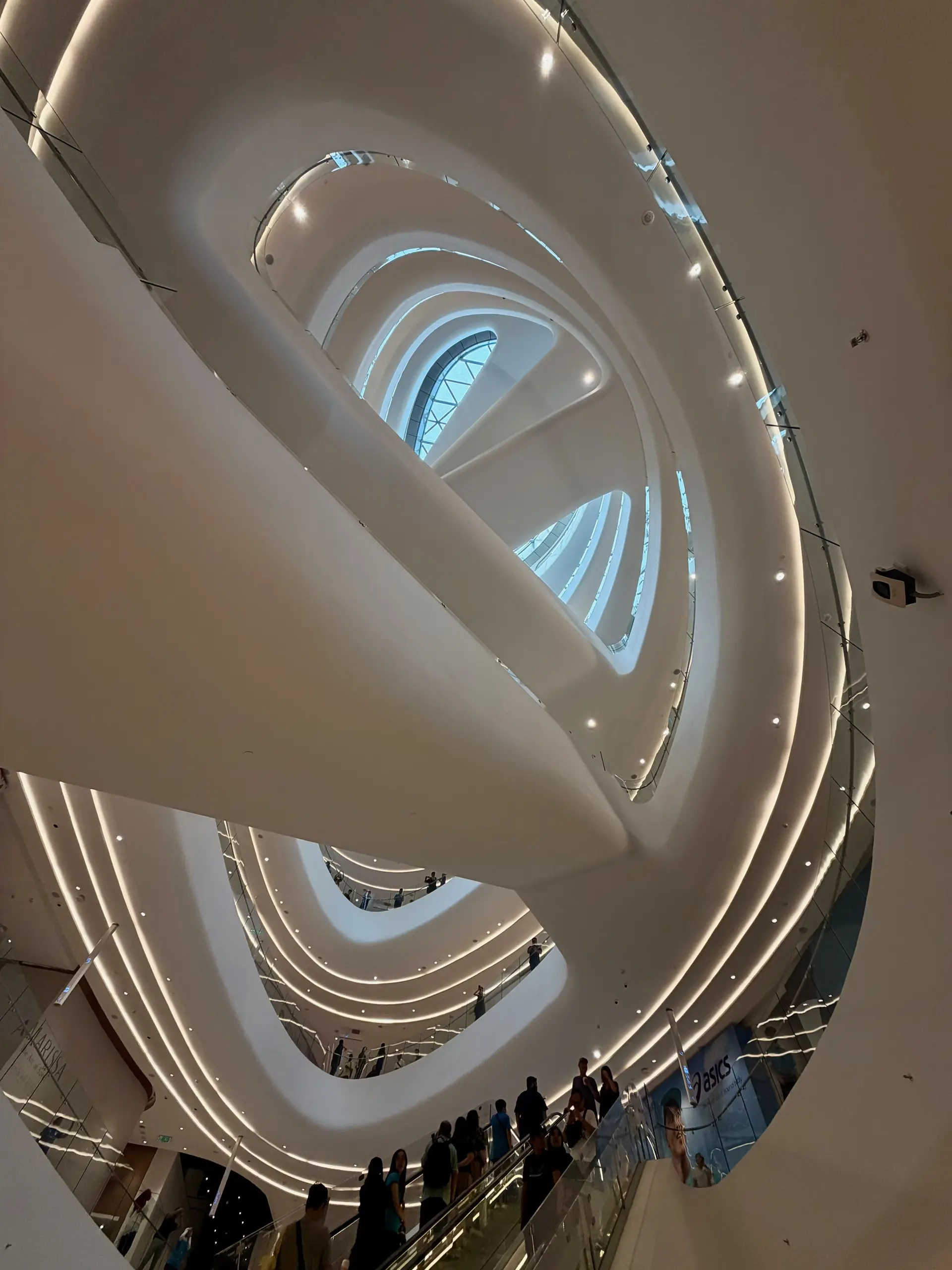 Ombak KLCC - Shopping & Market in Kuala Lumpur