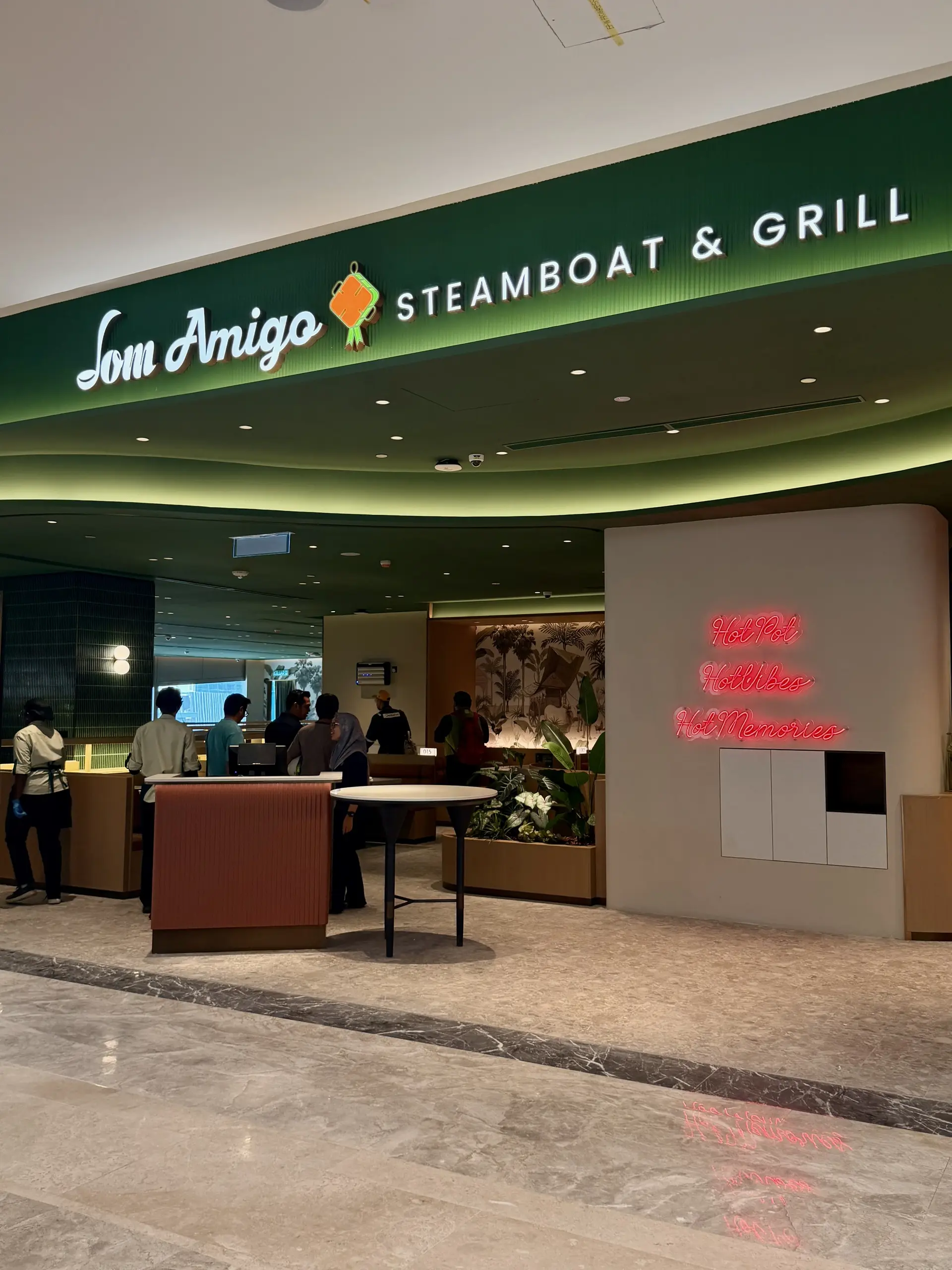Ombak KLCC - Shopping & Market in Kuala Lumpur