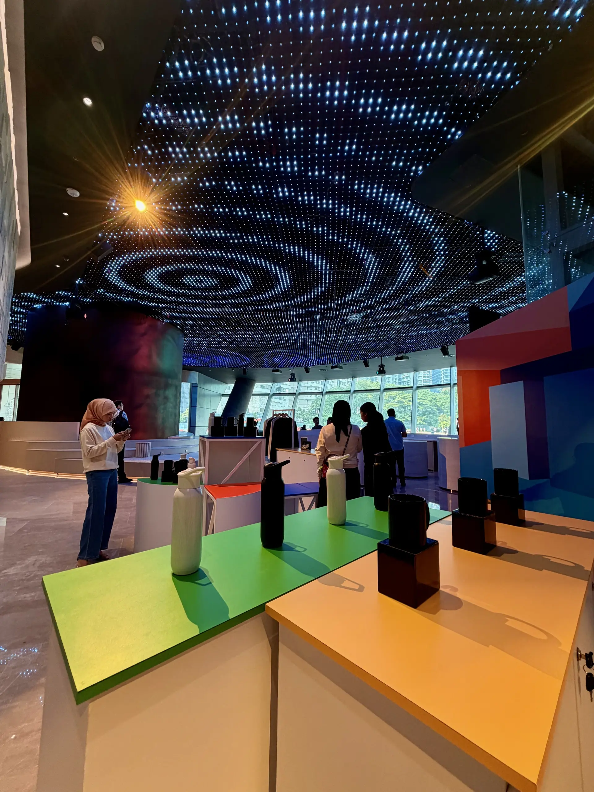 Ombak KLCC - Shopping & Market in Kuala Lumpur