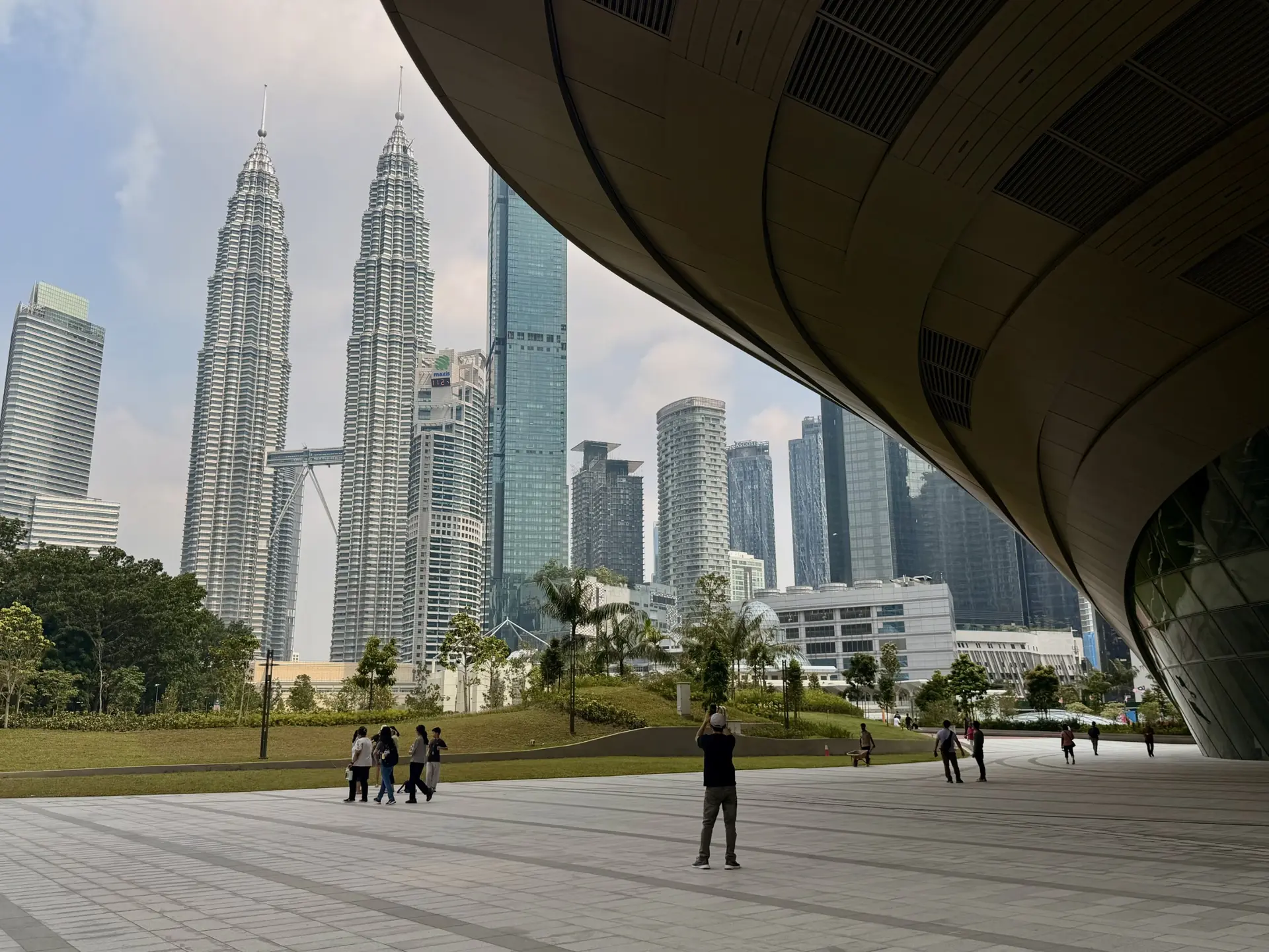 Ombak KLCC - Shopping & Market in Kuala Lumpur