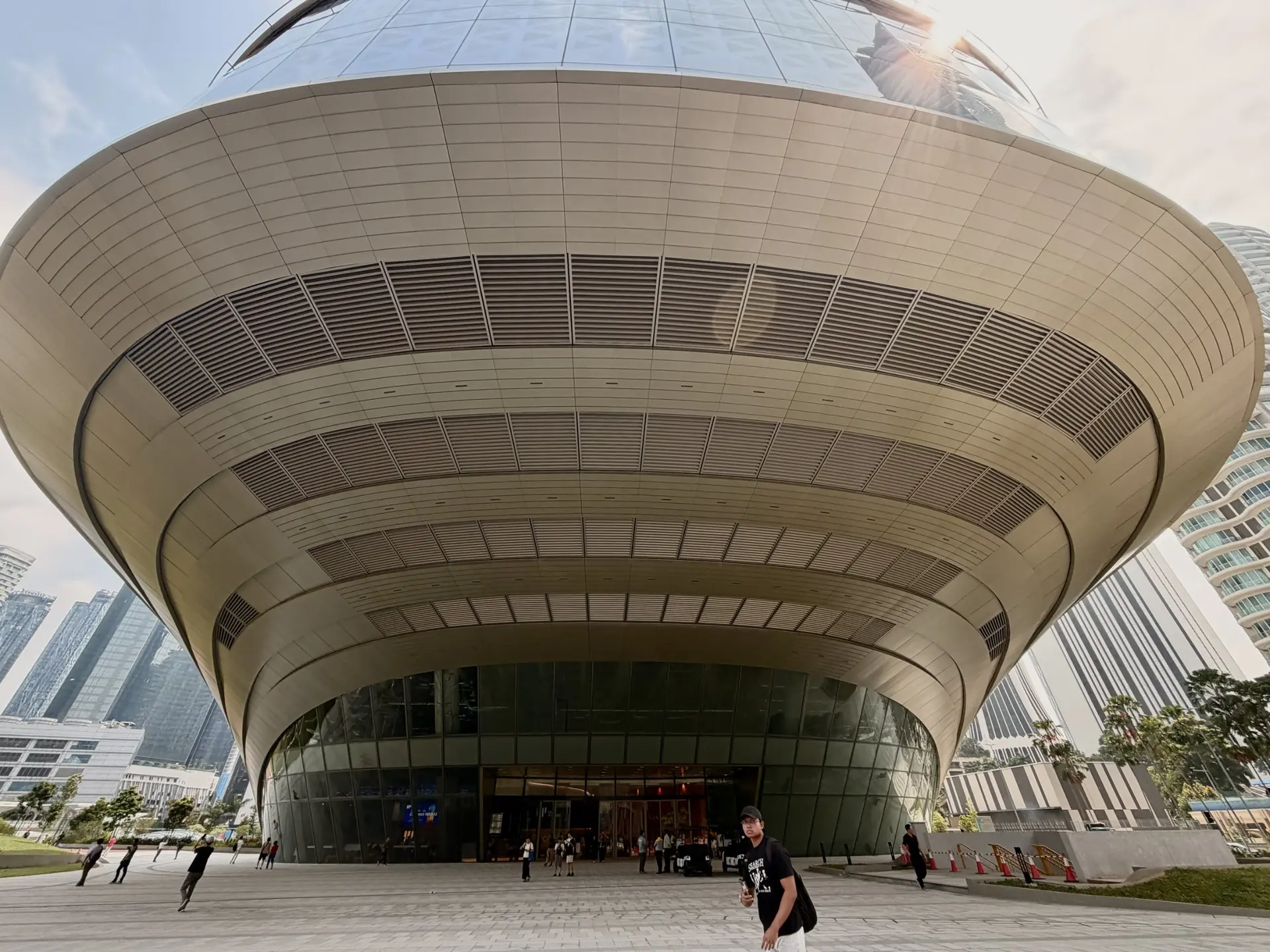 Ombak KLCC - Shopping & Market in Kuala Lumpur