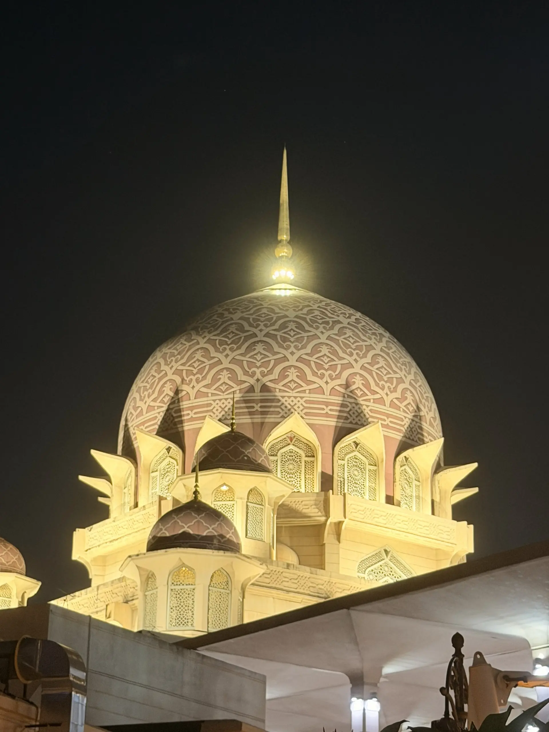 Putra Mosque (Masjid Putra) - Religious Site in Putrajaya