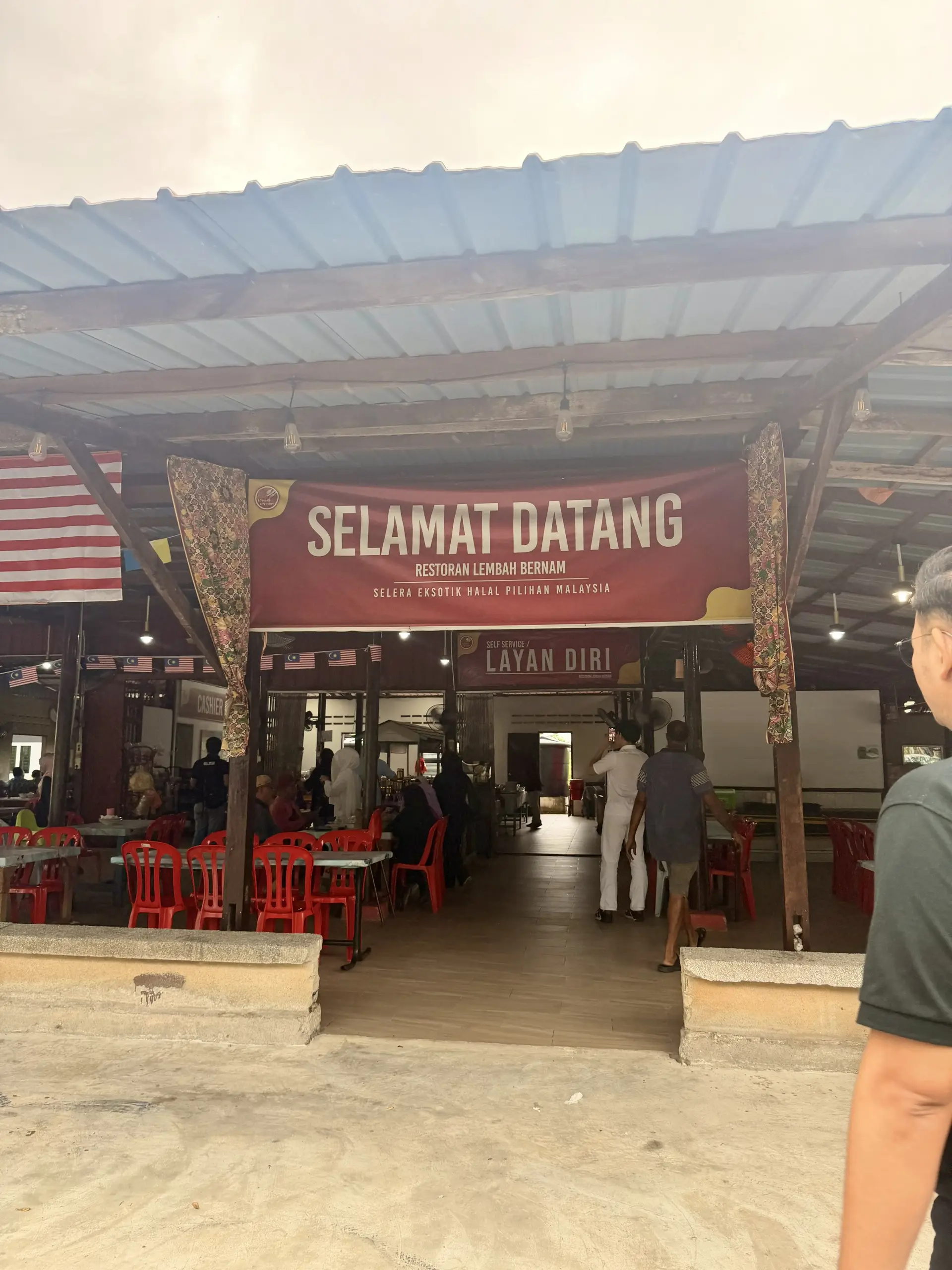 Restoran Lembah Bernam - Local Food in Sekinchan