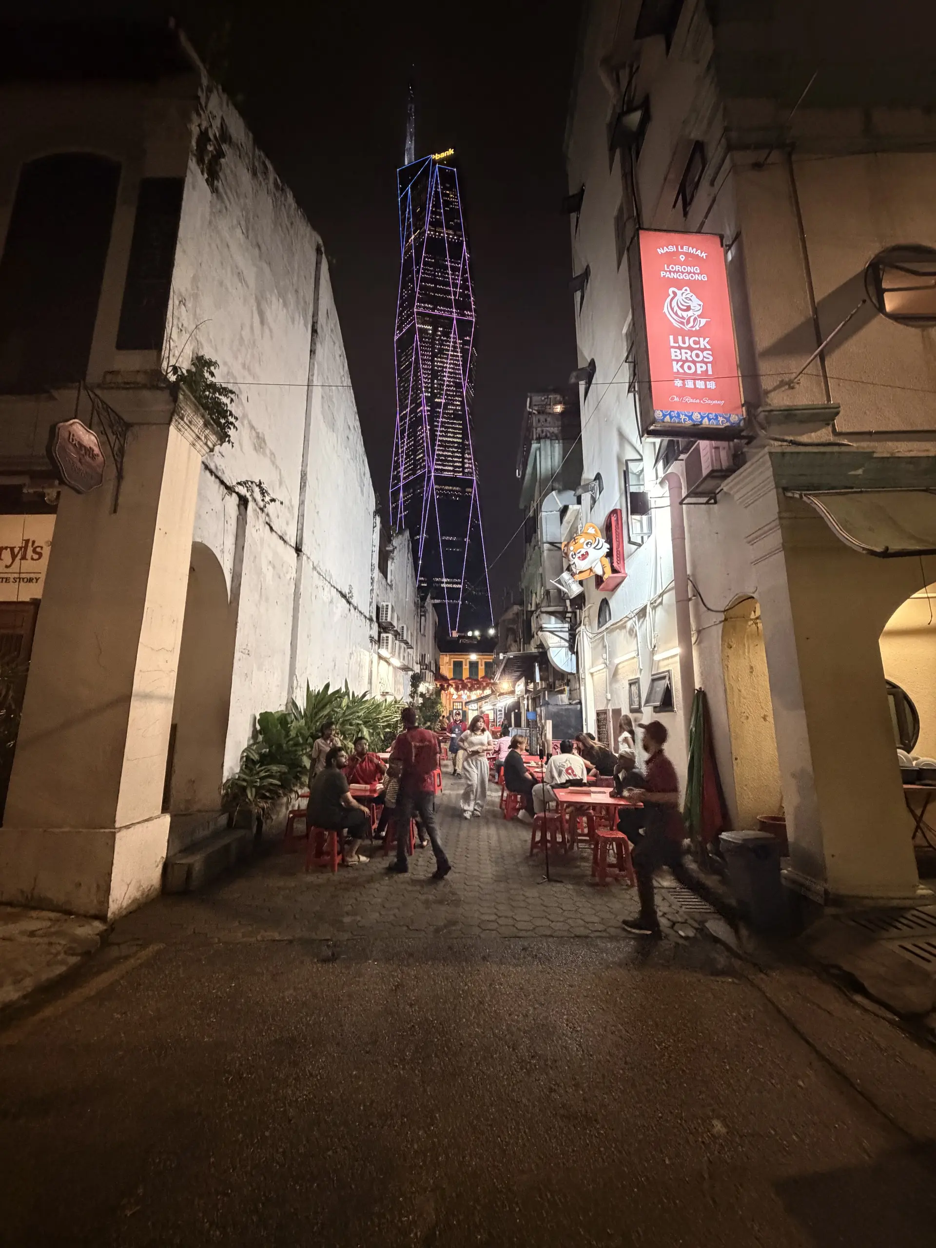 Luckbros Kopi (Petaling Street) - Cafe in Kuala Lumpur