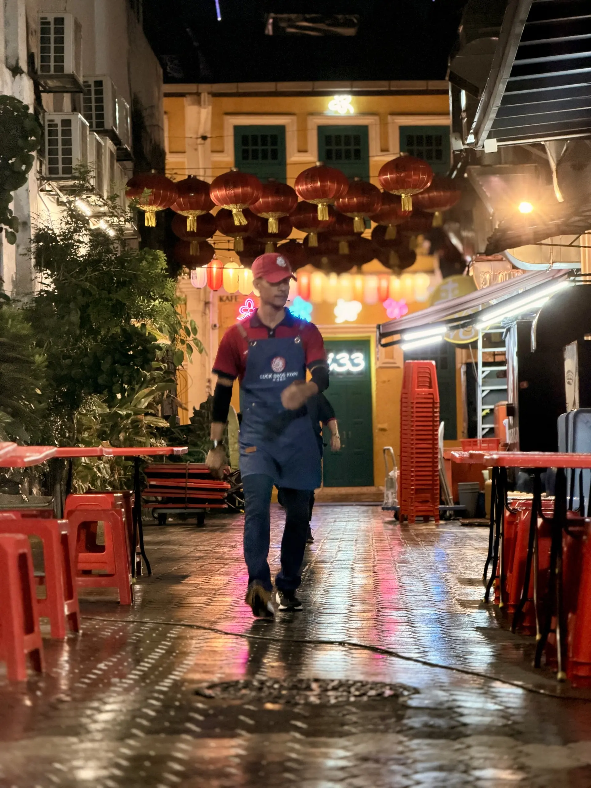 Luckbros Kopi (Petaling Street) - Cafe in Kuala Lumpur