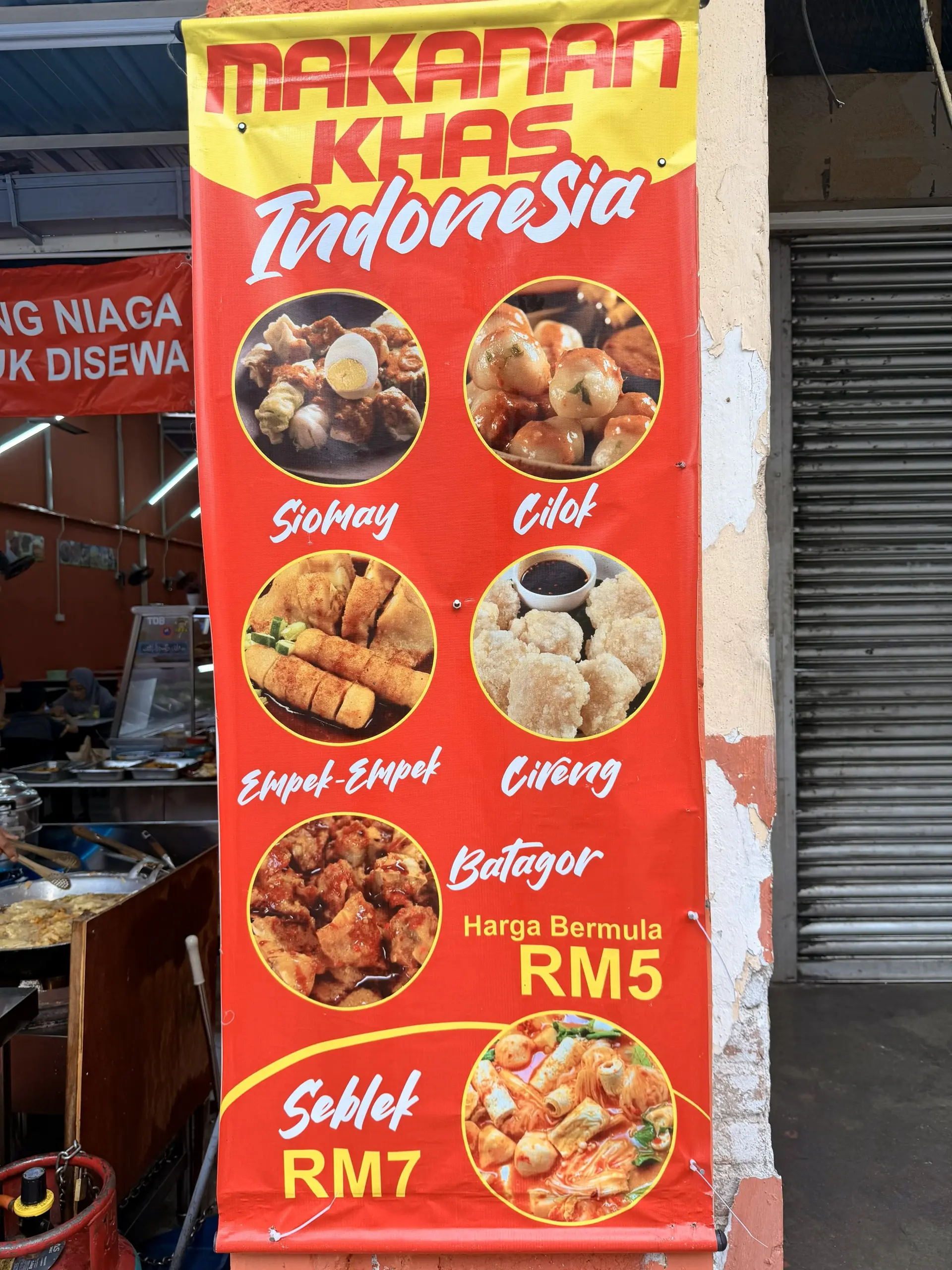 Ayam Geprek Berdengung Along & Haikal