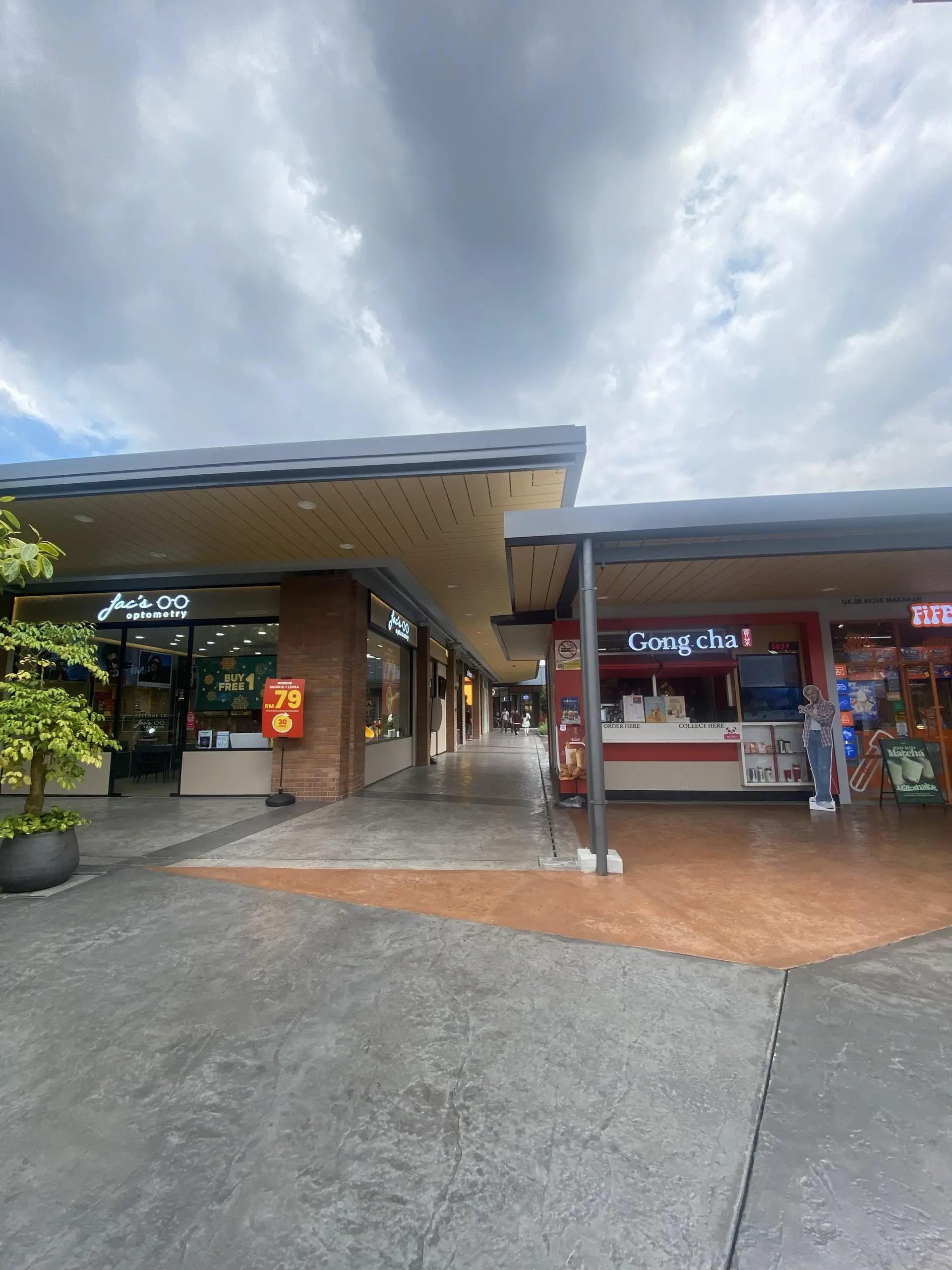 Elmina Lakeside Mall - Shopping & Market in Shah Alam