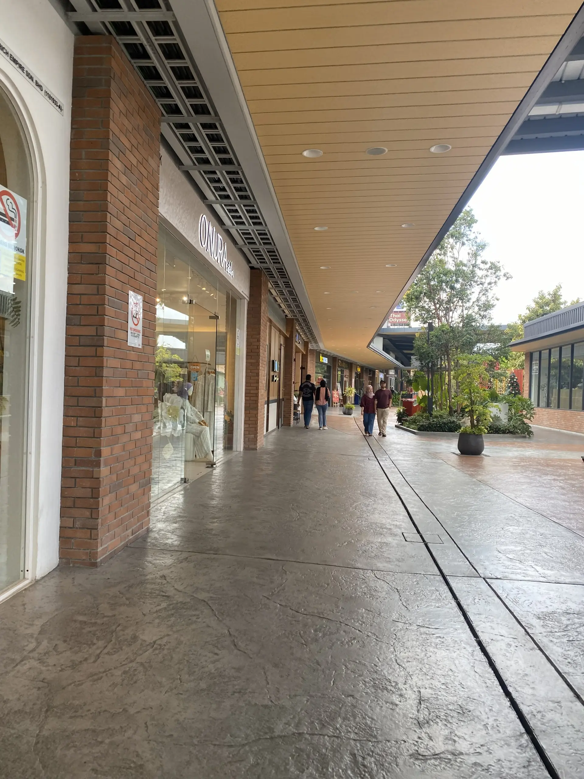 Elmina Lakeside Mall - Shopping & Market in Shah Alam