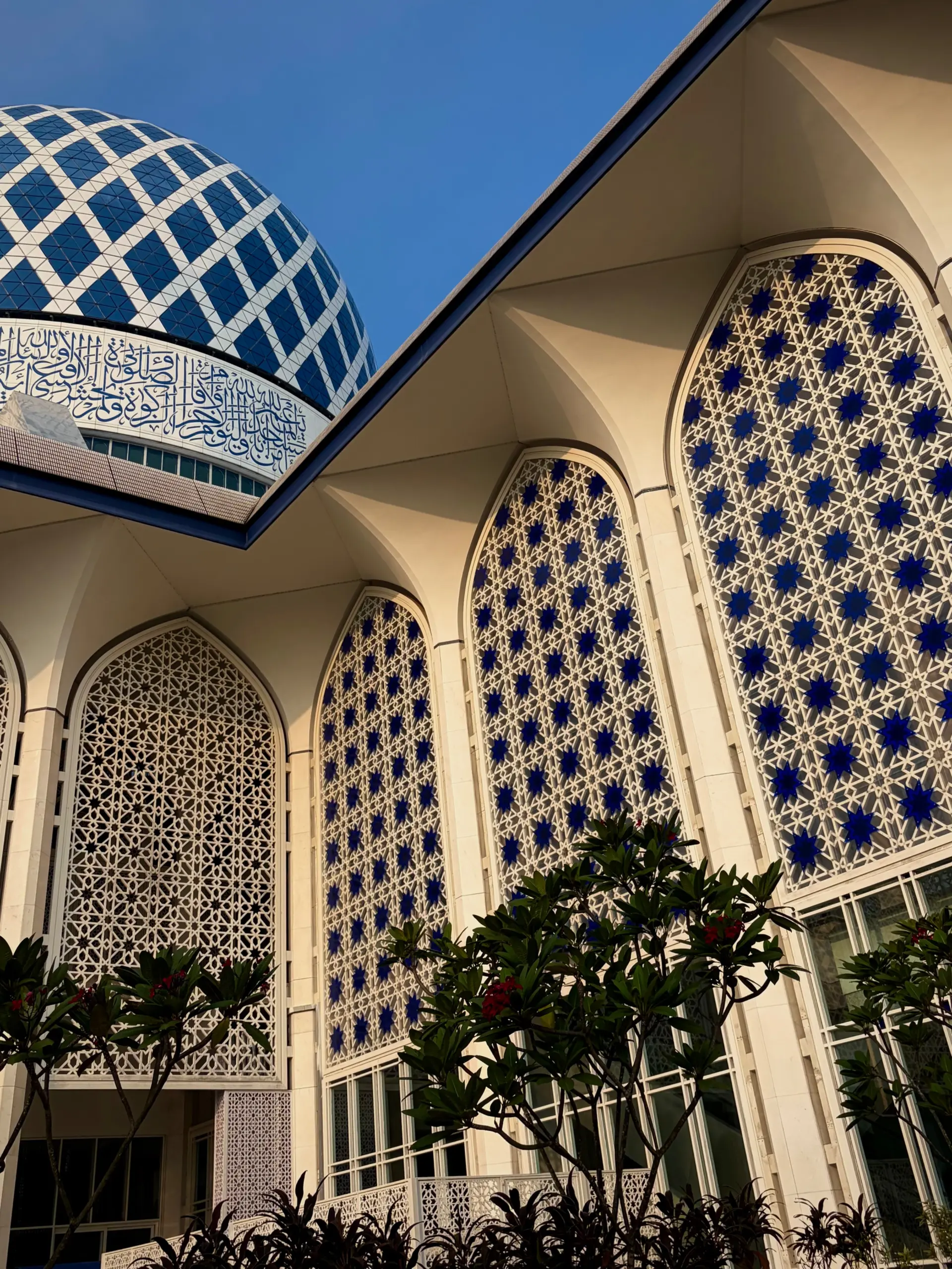 Masjid Sultan Salahuddin Abdul Aziz (Blue Mosque) - Religious Site in Shah Alam