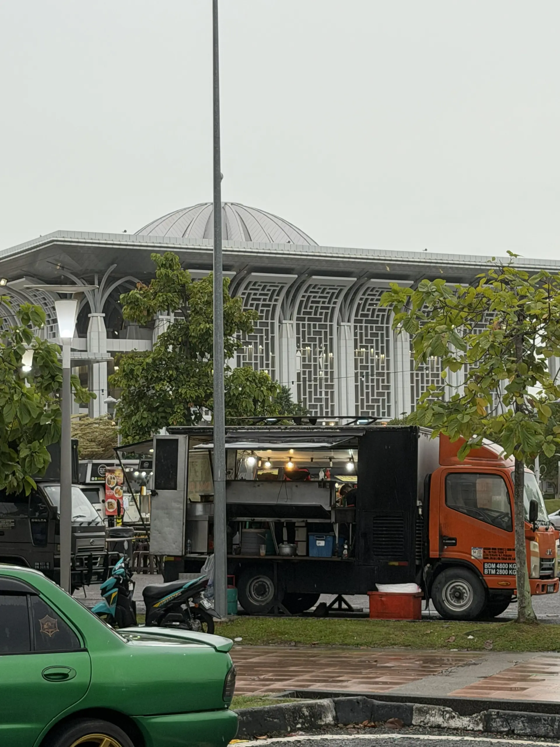 Food Truck Hotspot Presint 2 - Food Court in Putrajaya