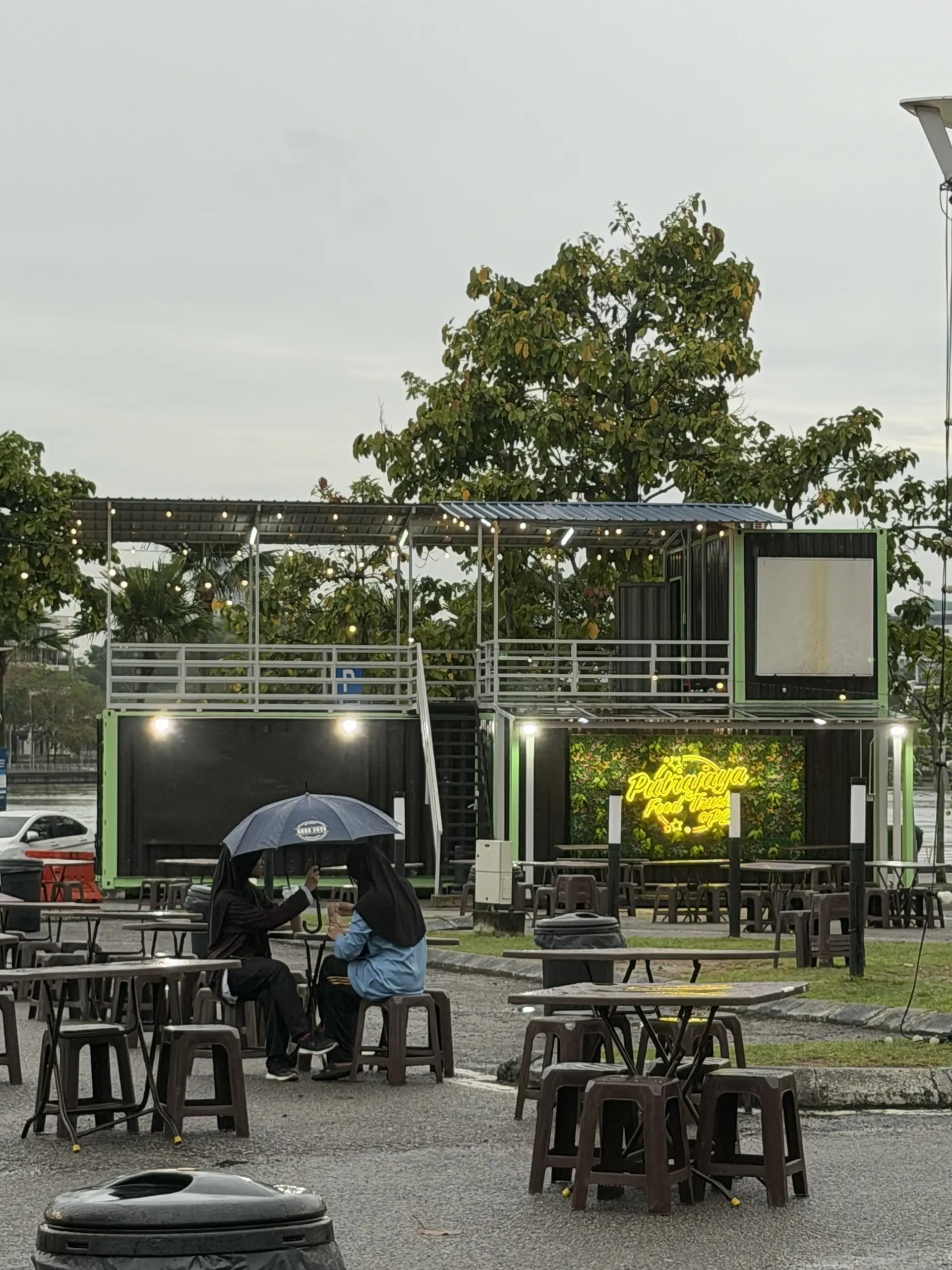 Food Truck Hotspot Presint 2 - Food Court in Putrajaya