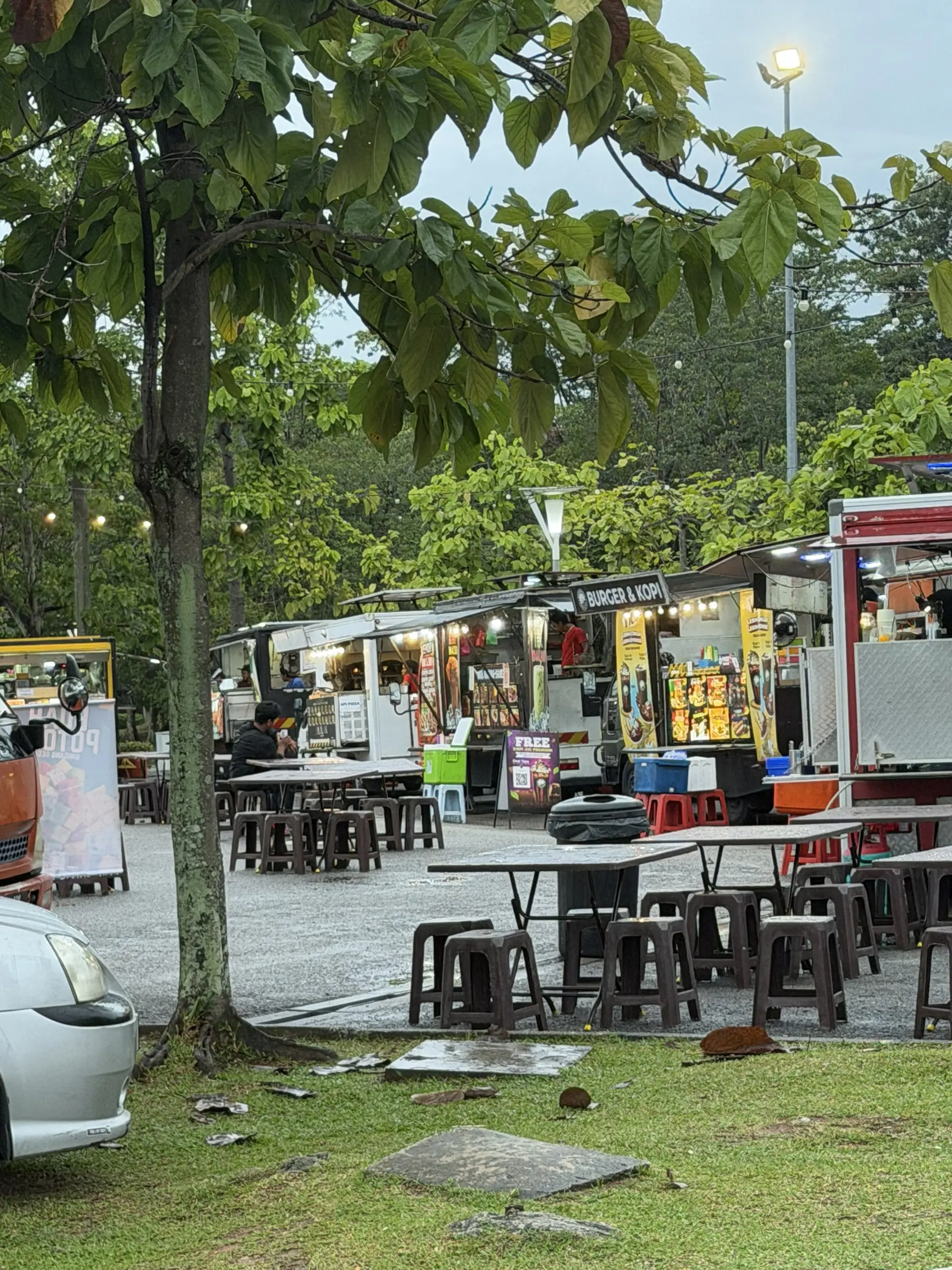 Food Truck Hotspot Presint 2 - Food Court in Putrajaya