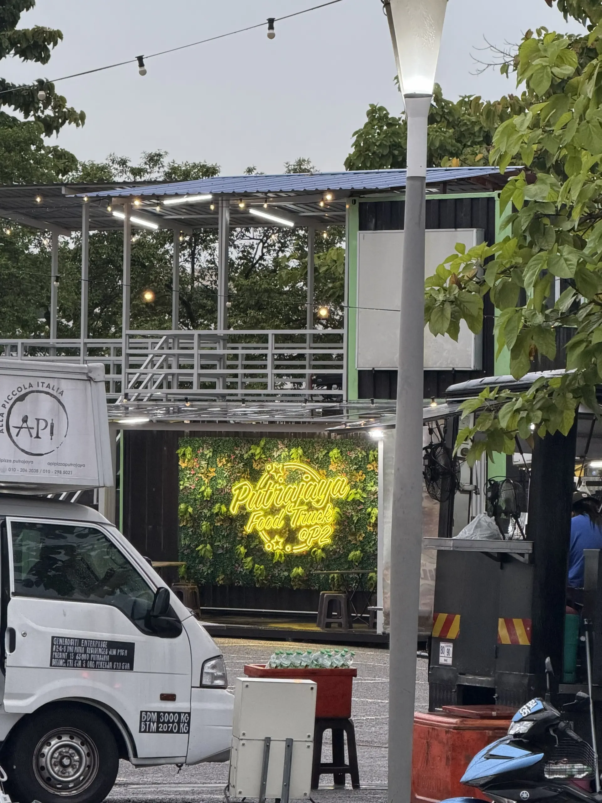 Food Truck Hotspot Presint 2 - Food Court in Putrajaya