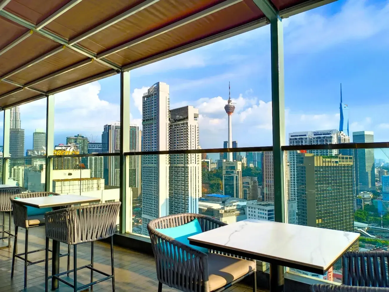 Rooftop 25 Bar and Lounge - Nightlife in Kuala Lumpur