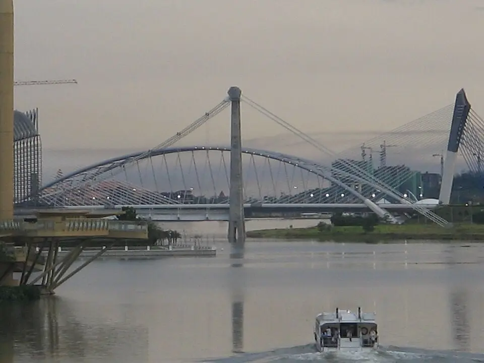 Seri Saujana Bridge - Bridge & Cable Car in Putrajaya