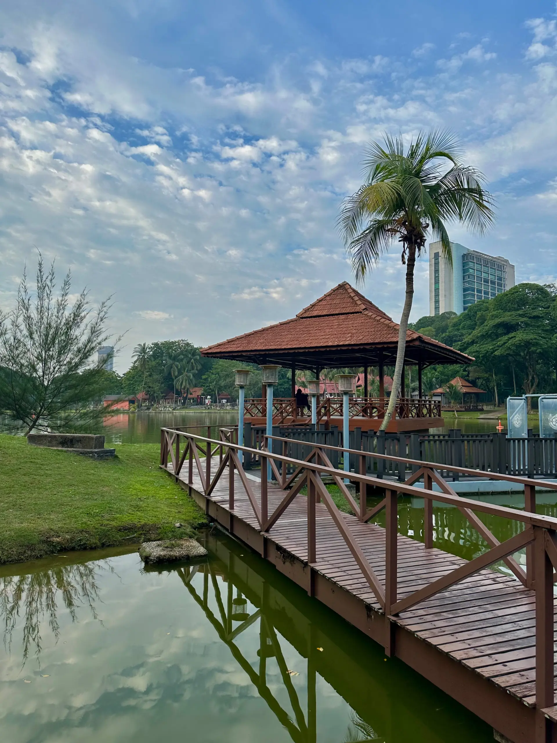 Taman Tasik Shah Alam - Garden & Park in Shah Alam