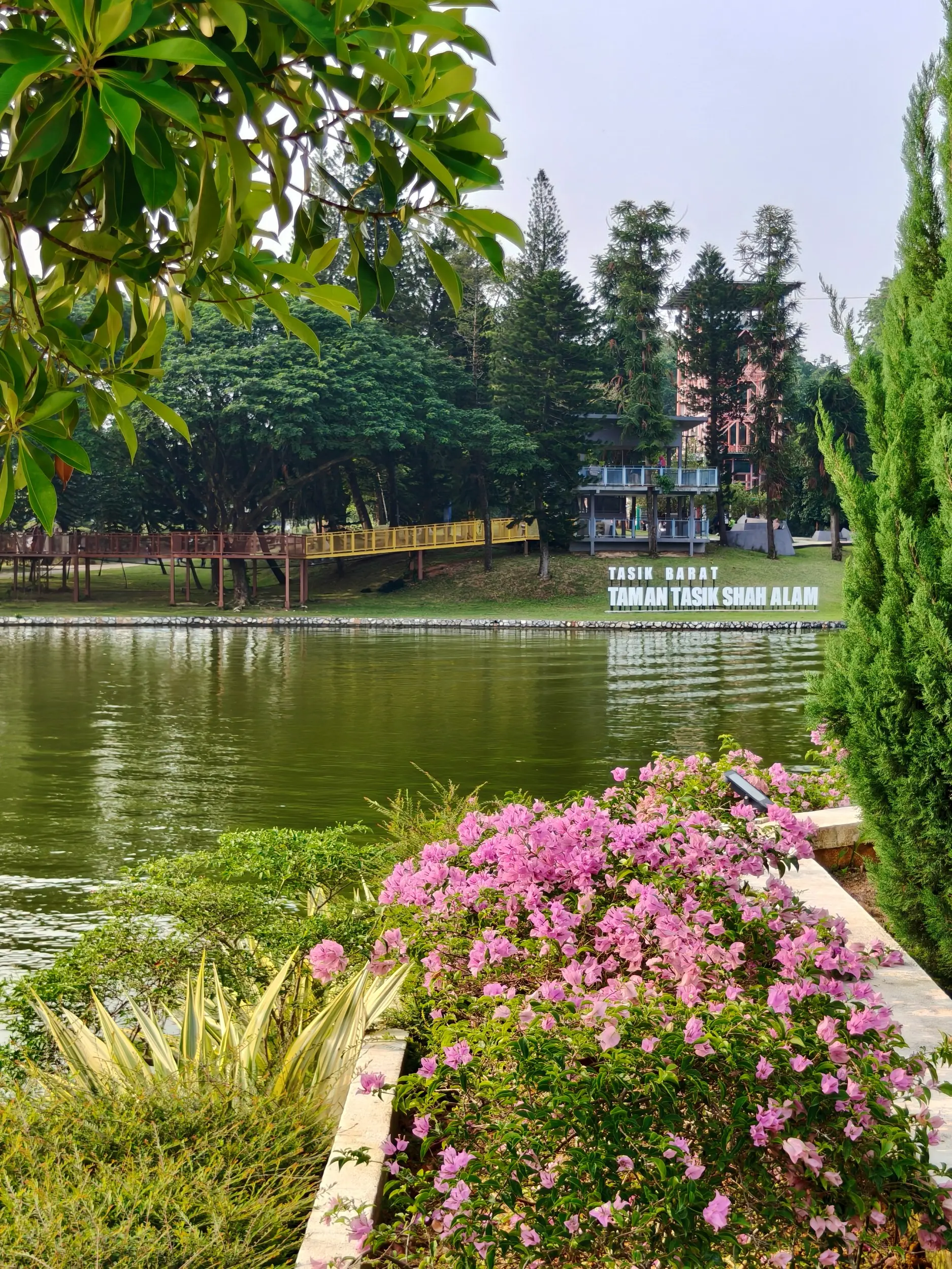 Taman Tasik Shah Alam - Garden & Park in Shah Alam