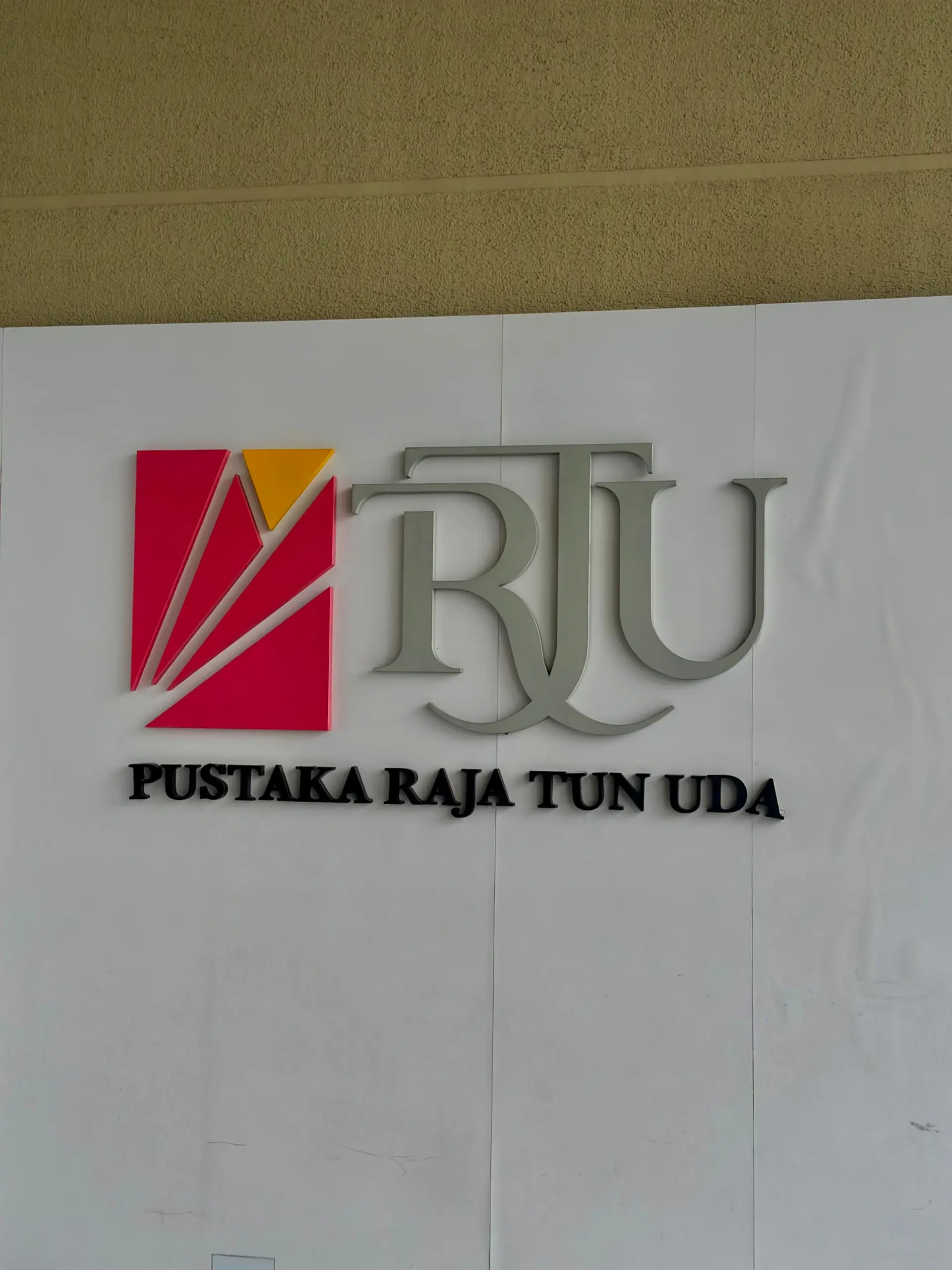 Perpustakaan Tun Raja Uda - Educational Site in Shah Alam