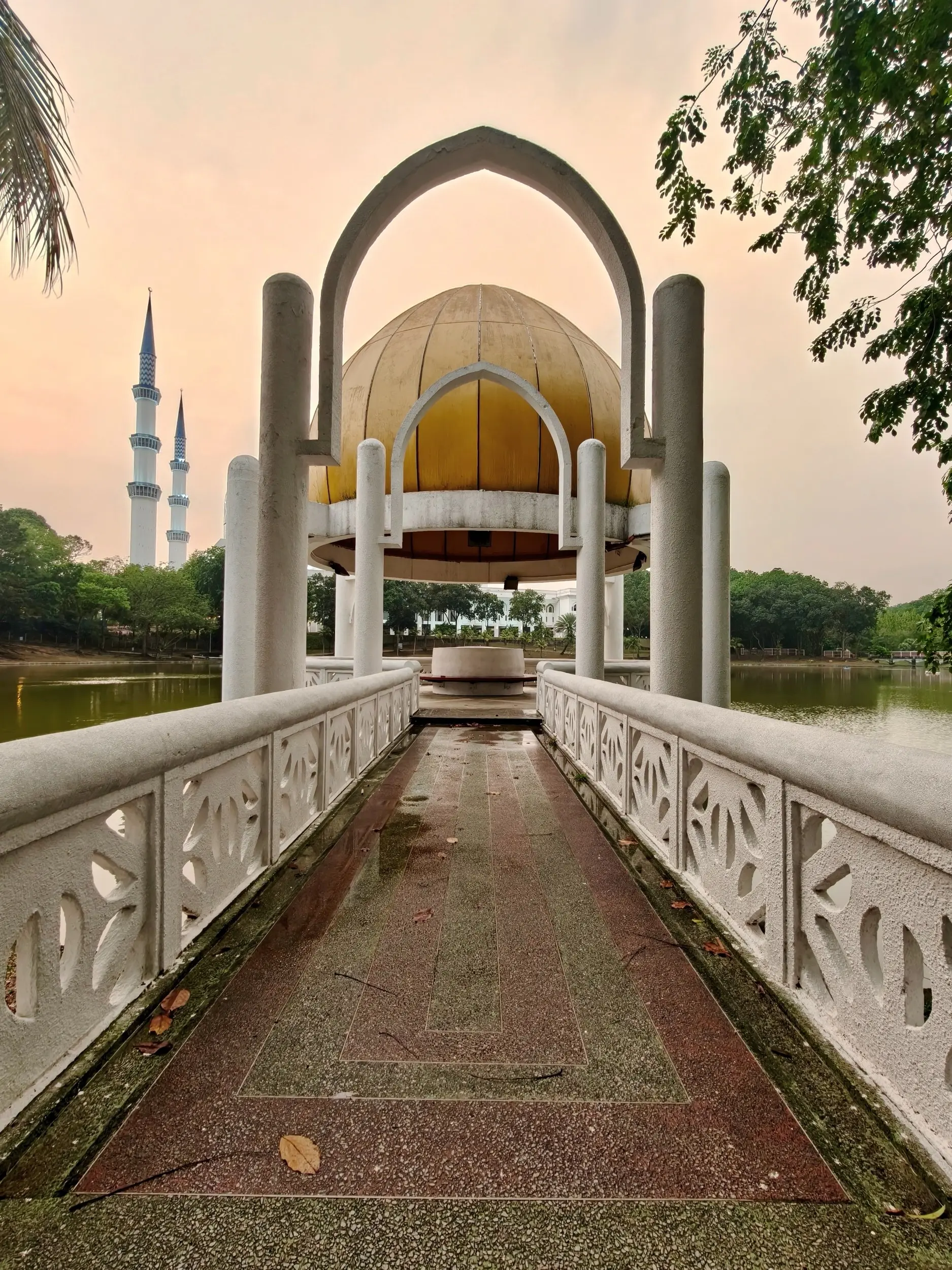 Taman Tasik Shah Alam - Garden & Park in Shah Alam