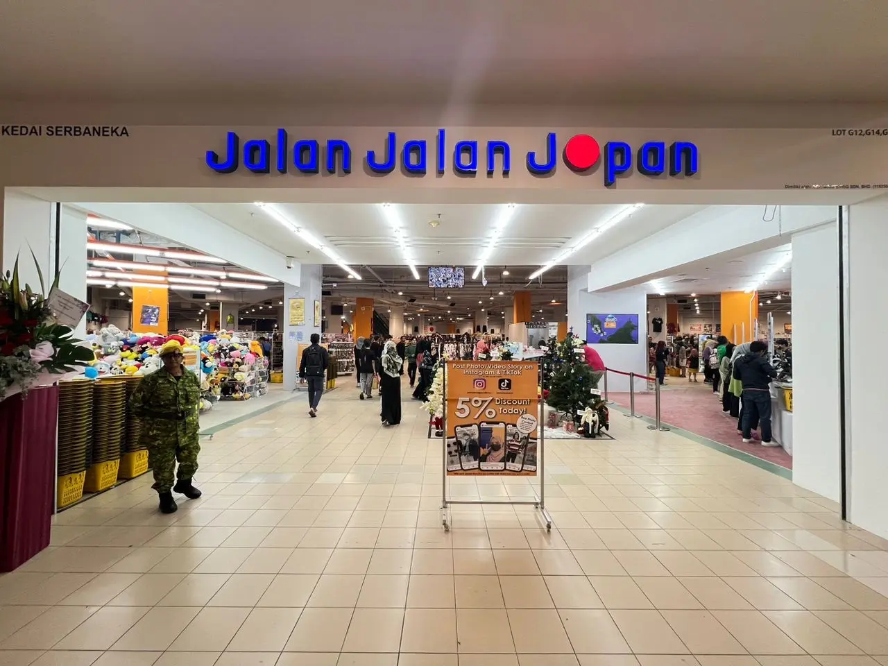 AEON Mall Bukit Raja photo 5