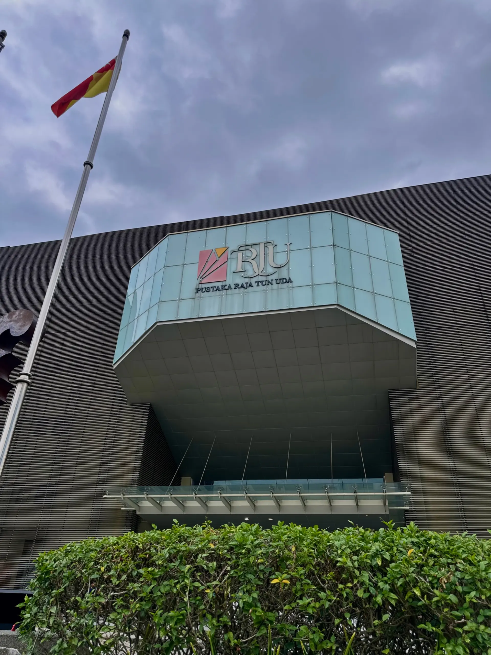 Perpustakaan Tun Raja Uda - Educational Site in Shah Alam