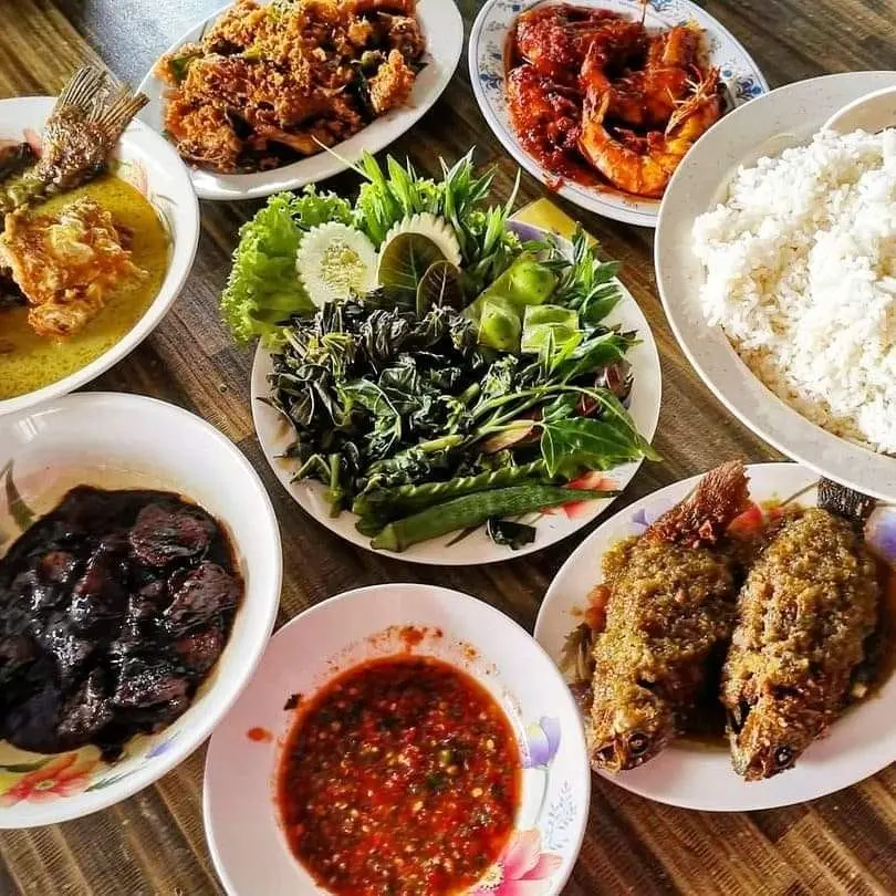 Restoran Lembah Bernam - Local Food in Sekinchan