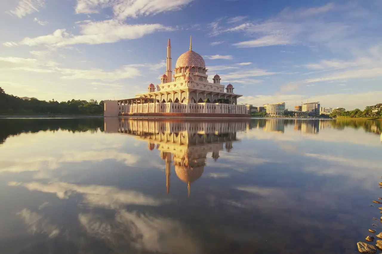 Putra Mosque (Masjid Putra)