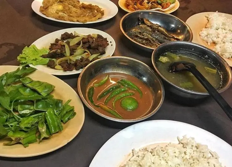 Selera Ramai Ikan Singgang - Local Food in Kuala Lumpur