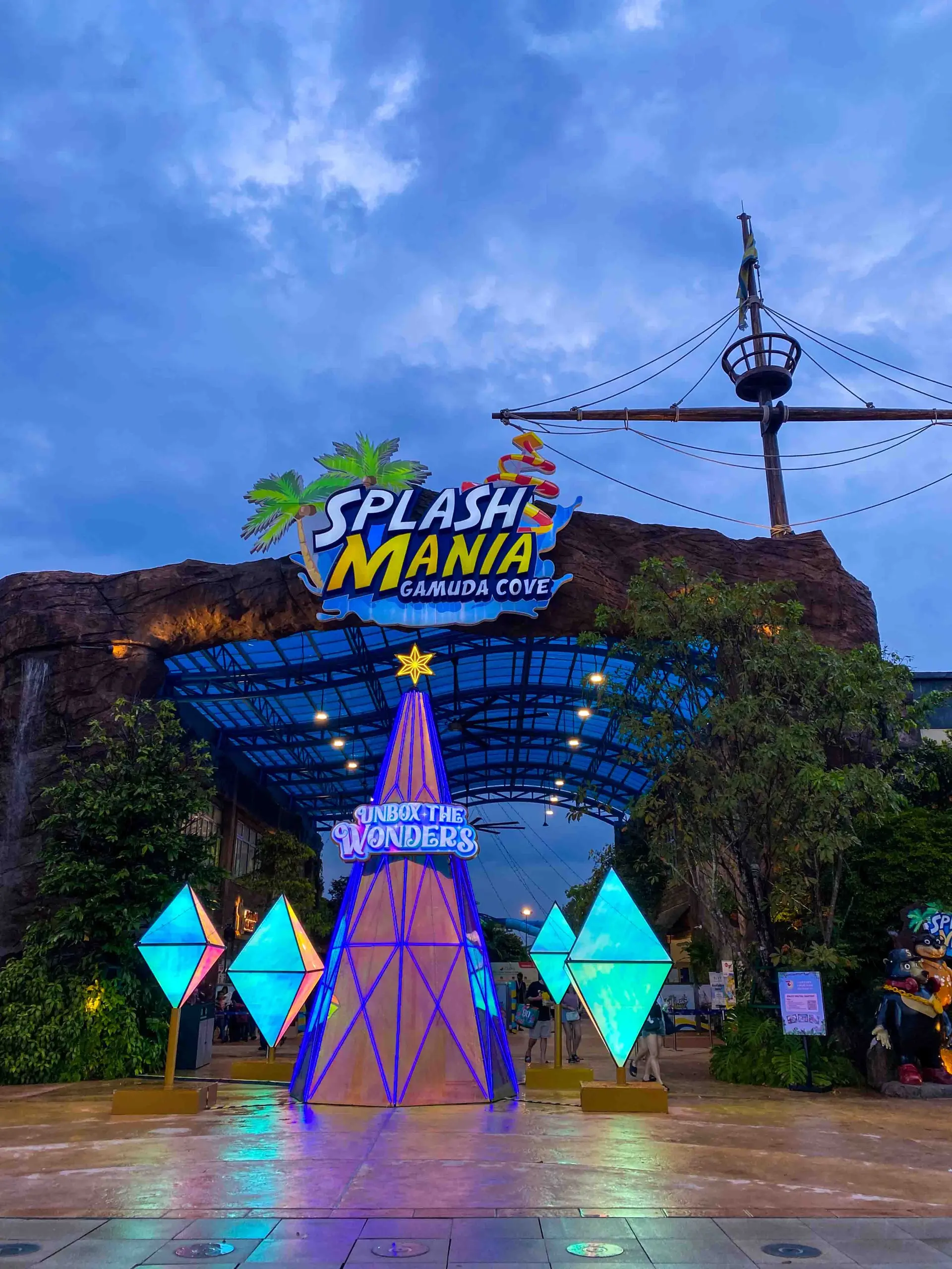 SplashMania @ Gamuda Cove - Water & Amusement Park in Dengkil