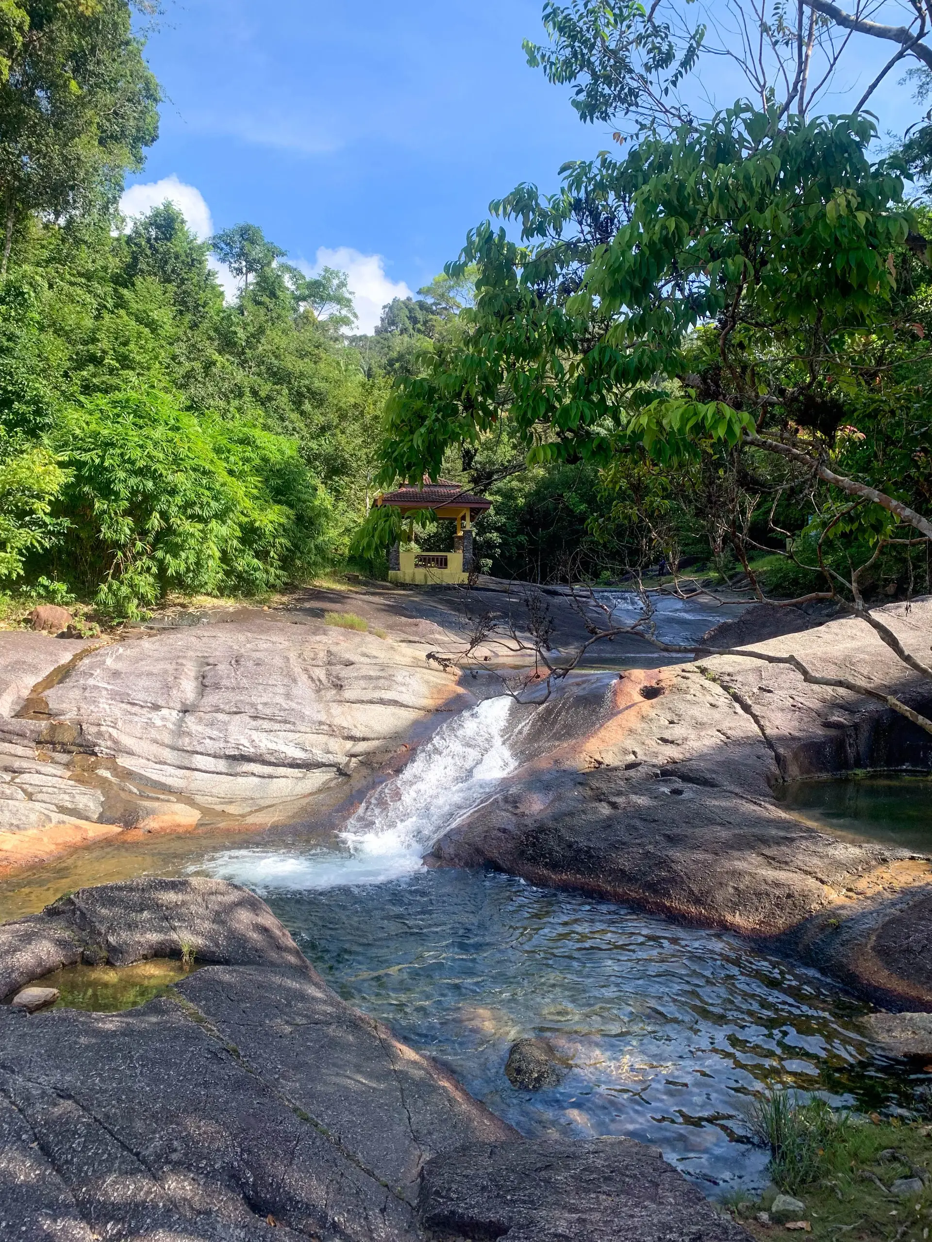 Jambatan Telaga Tujuh (Waterfall)